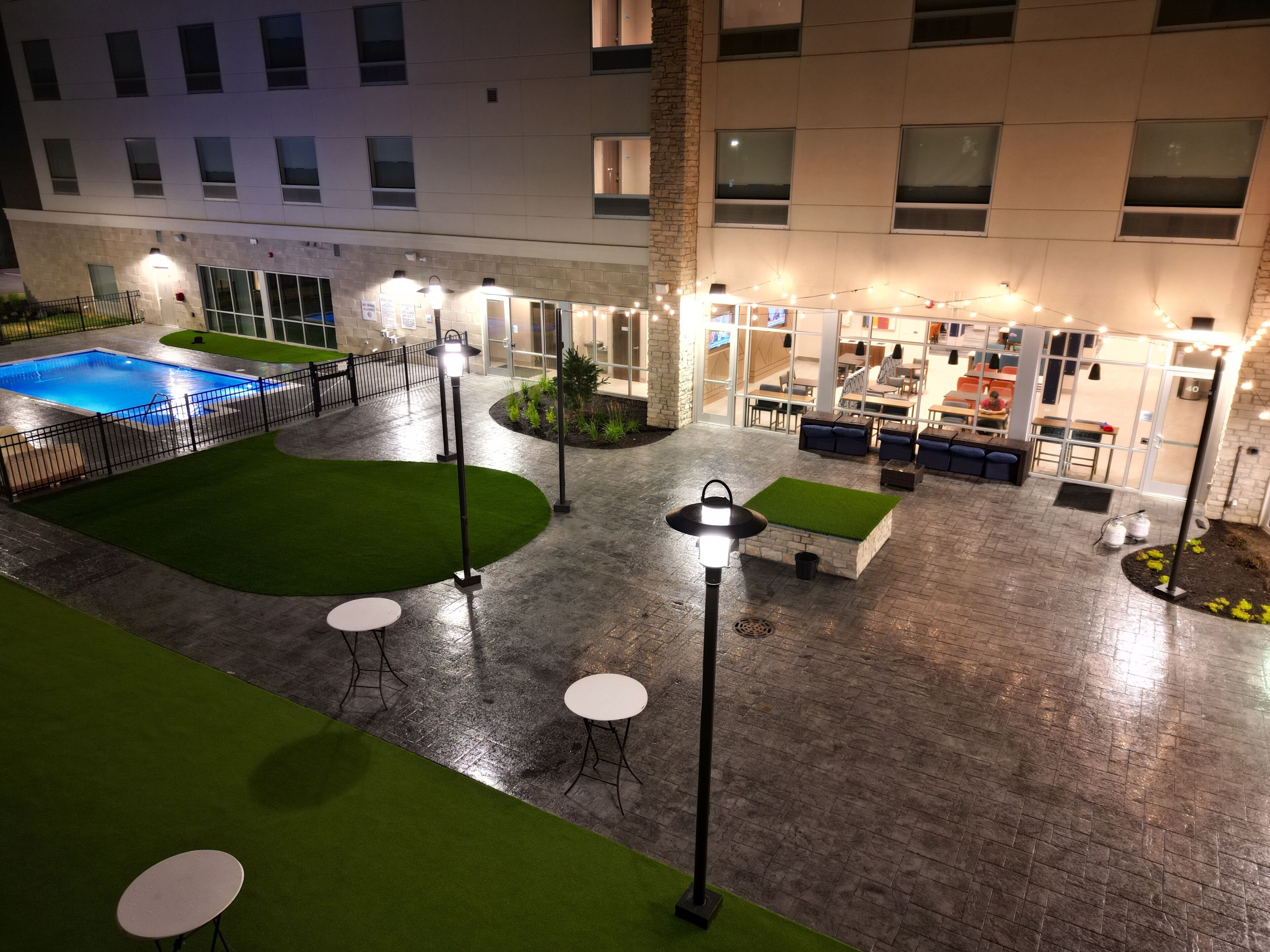 Holiday Inn Express Suites Chicago Schaumburg an IHG Hotel