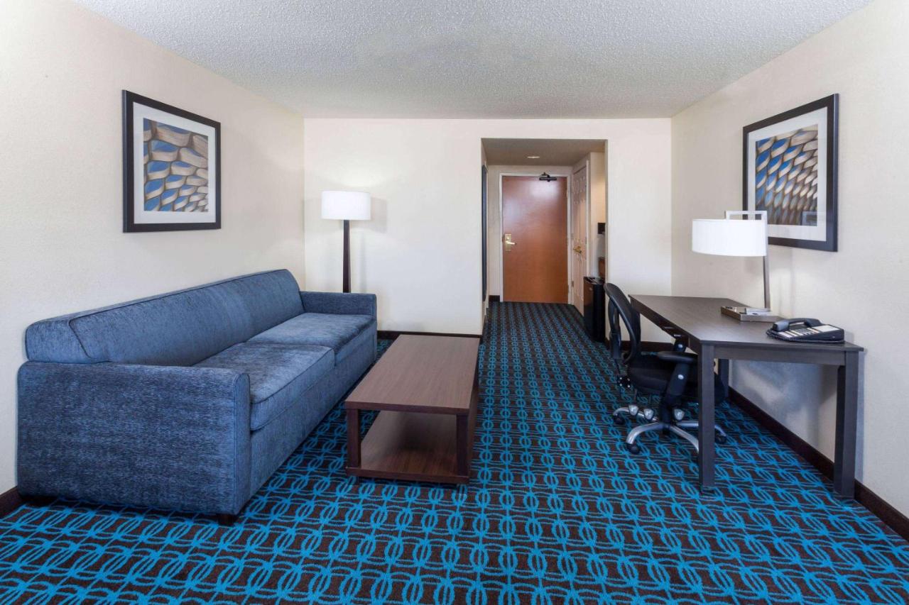 Wingate By Wyndham Schaumburg / Convention Center