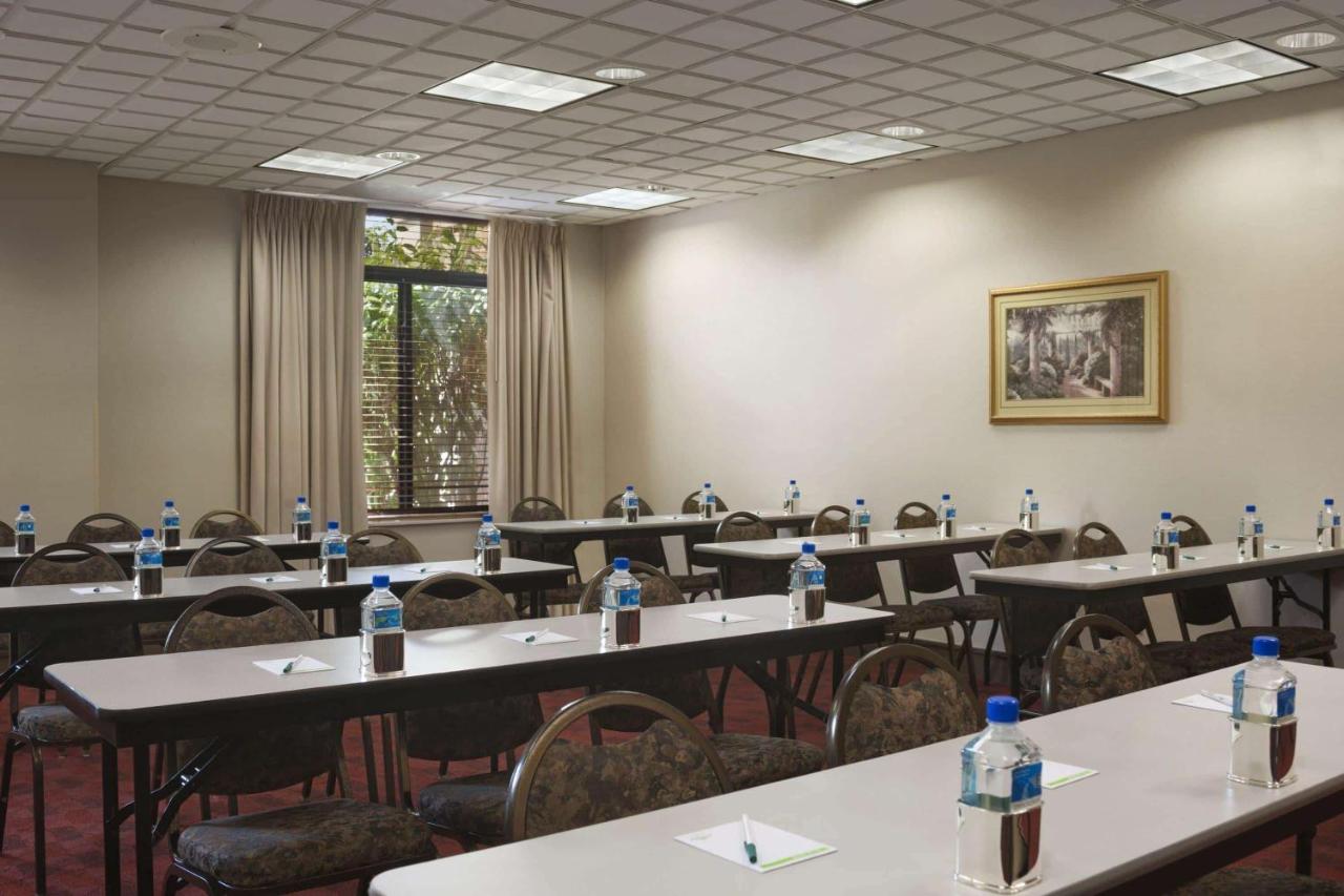 Wingate By Wyndham Schaumburg / Convention Center
