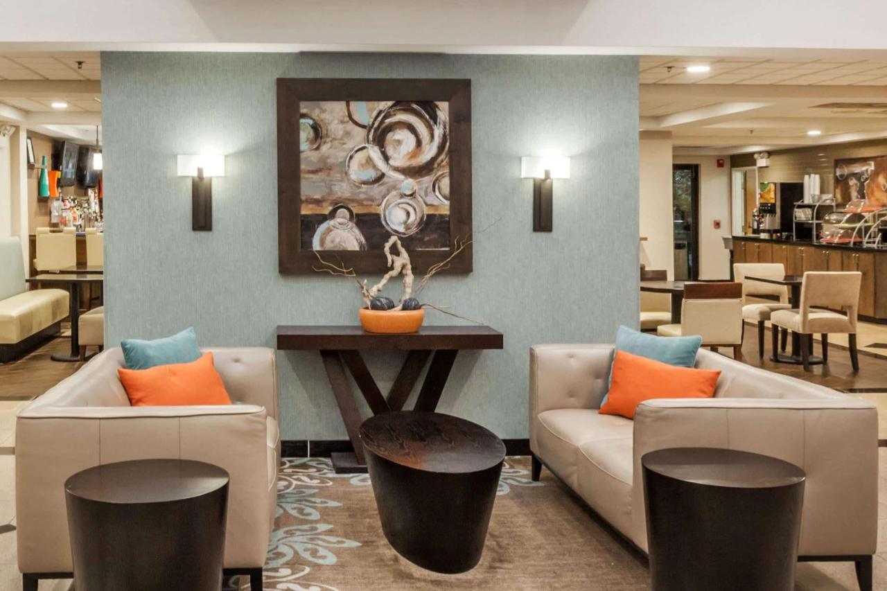 Wingate By Wyndham Schaumburg / Convention Center