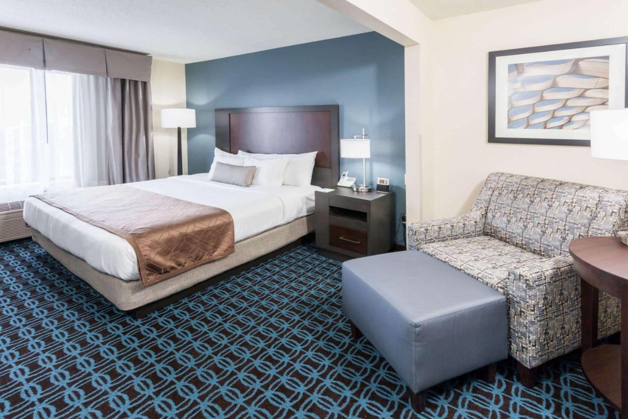 Wingate By Wyndham Schaumburg / Convention Center