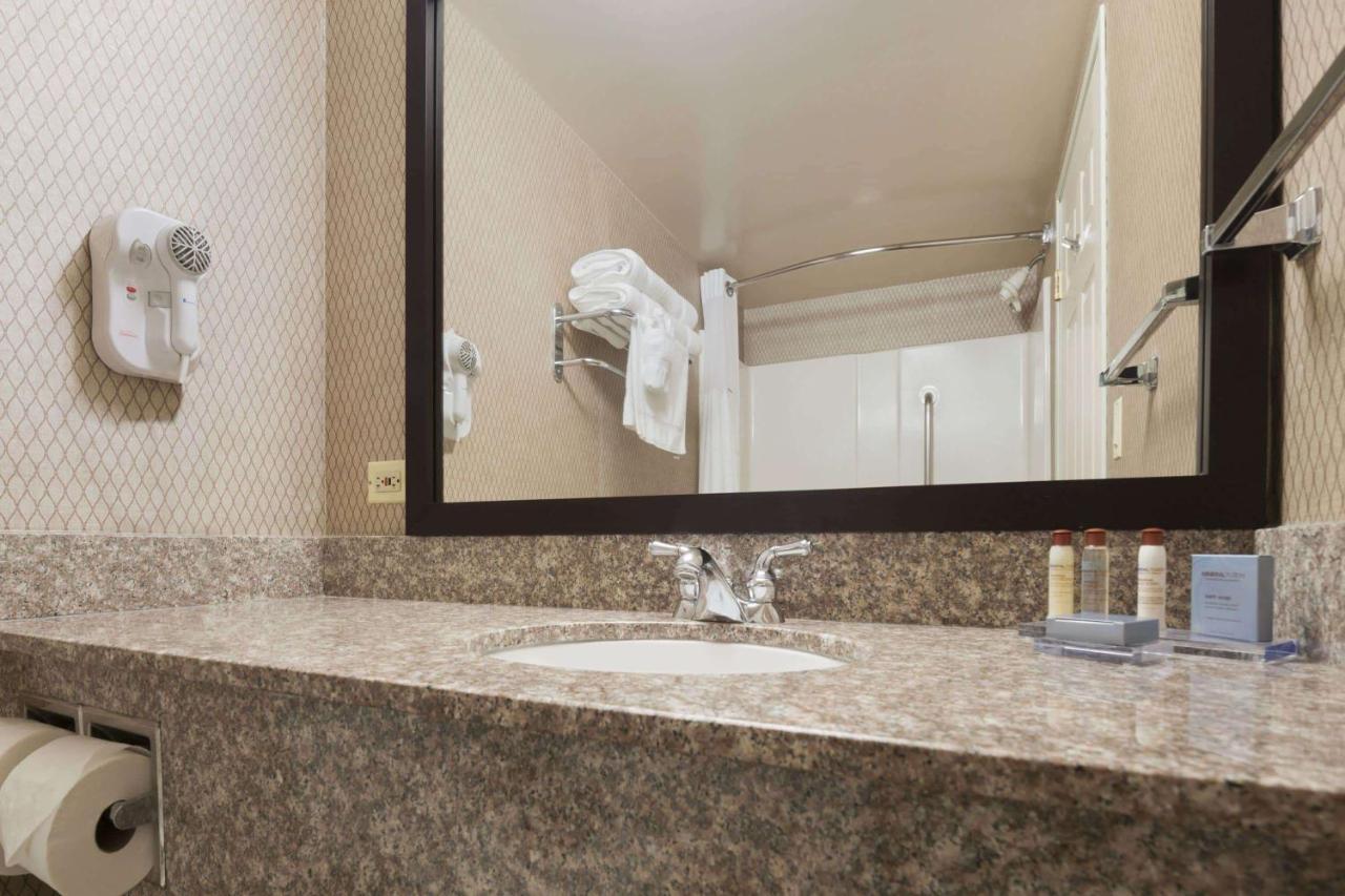 Wingate By Wyndham Schaumburg / Convention Center