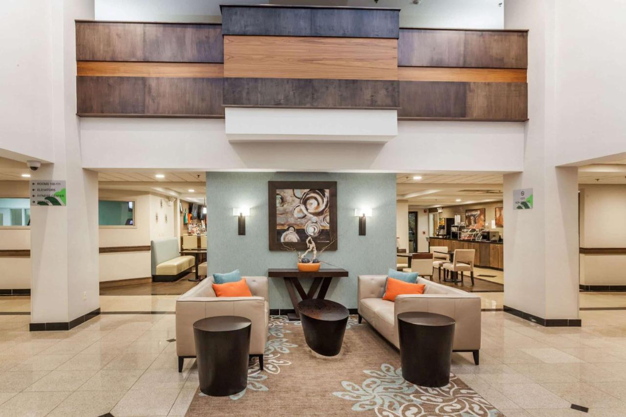 Wingate By Wyndham Schaumburg / Convention Center