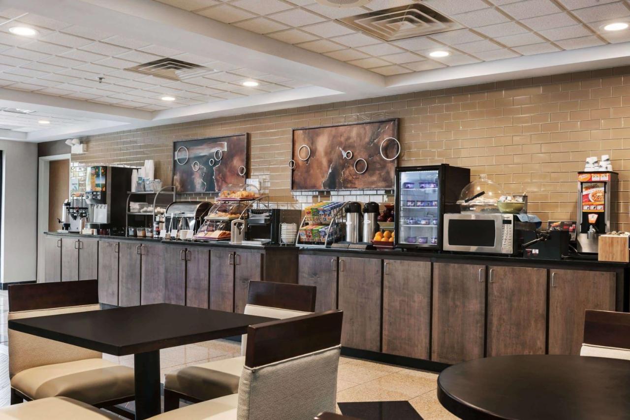Wingate By Wyndham Schaumburg / Convention Center