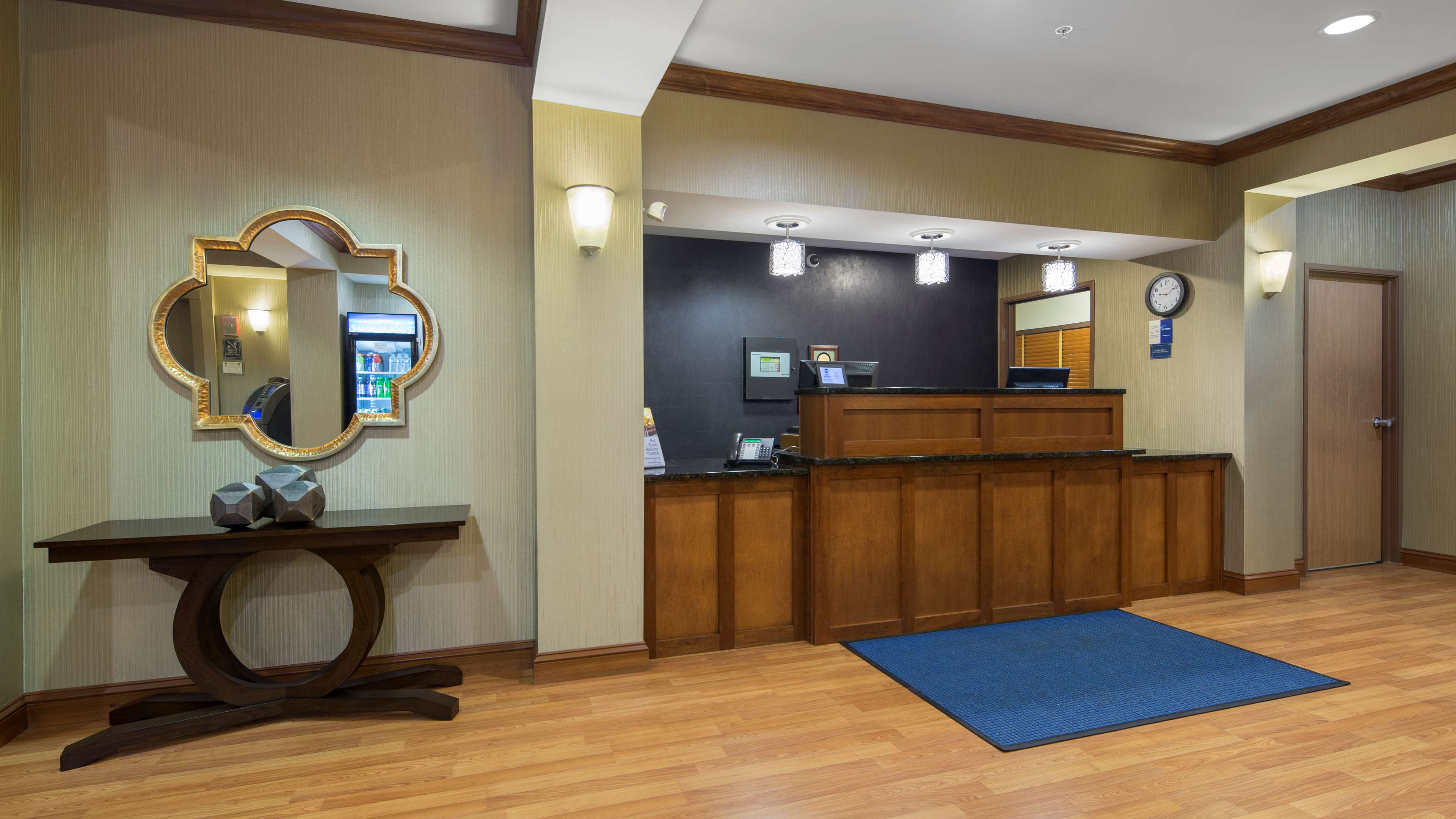 Best Western Legacy Inn & Suites Beloit-South Beloit