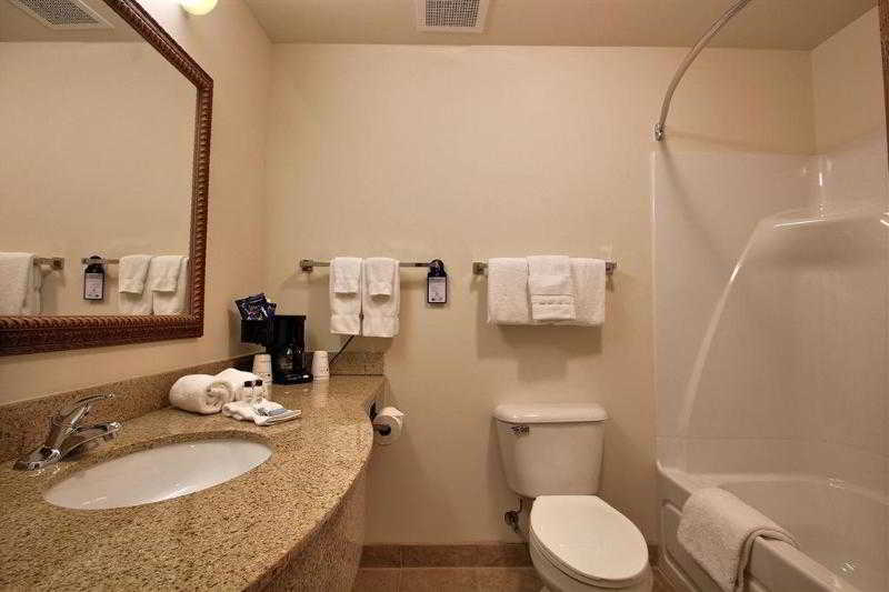 Best Western Legacy Inn & Suites Beloit-South Beloit
