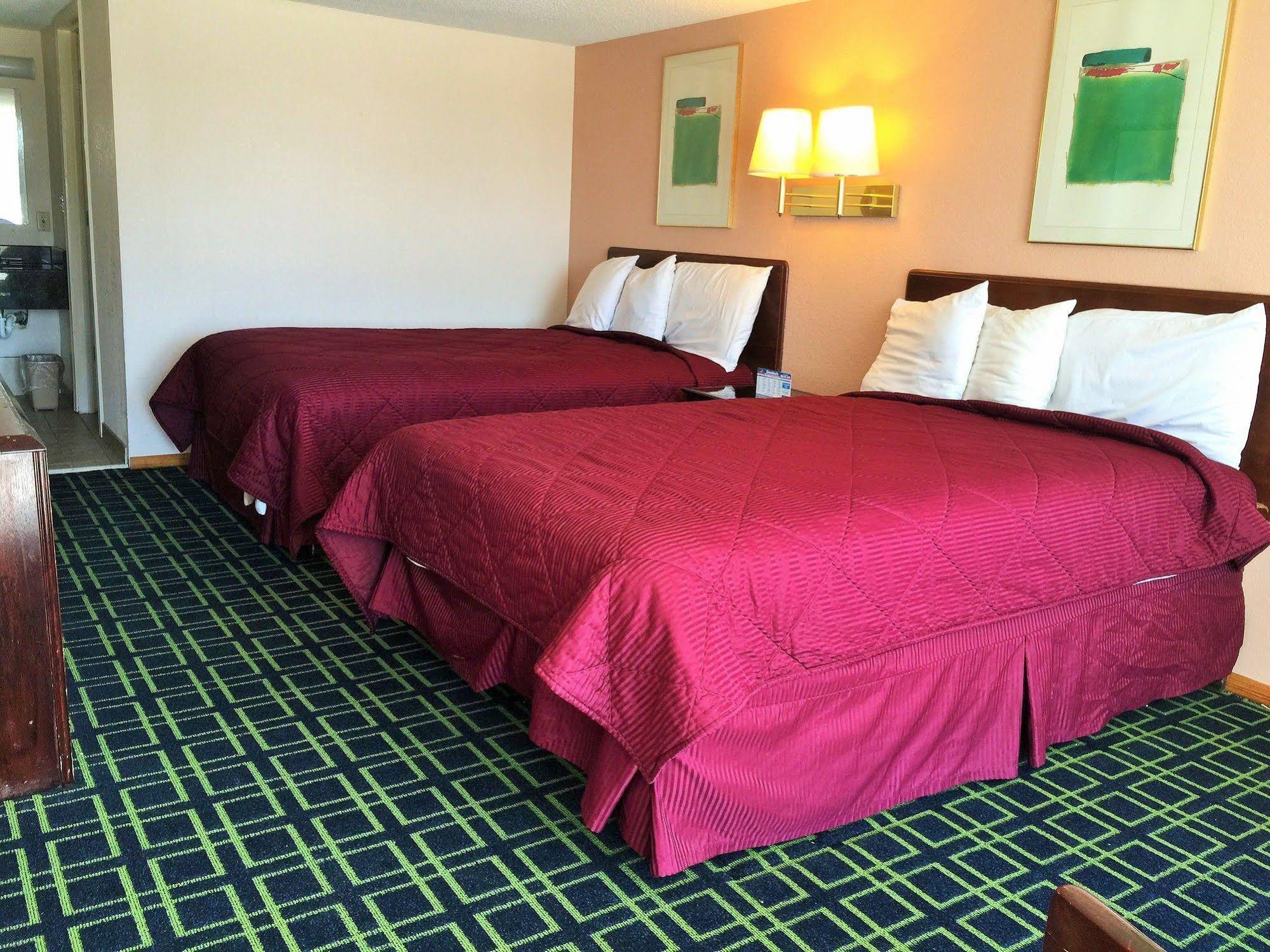 Tollway Inn Beloit