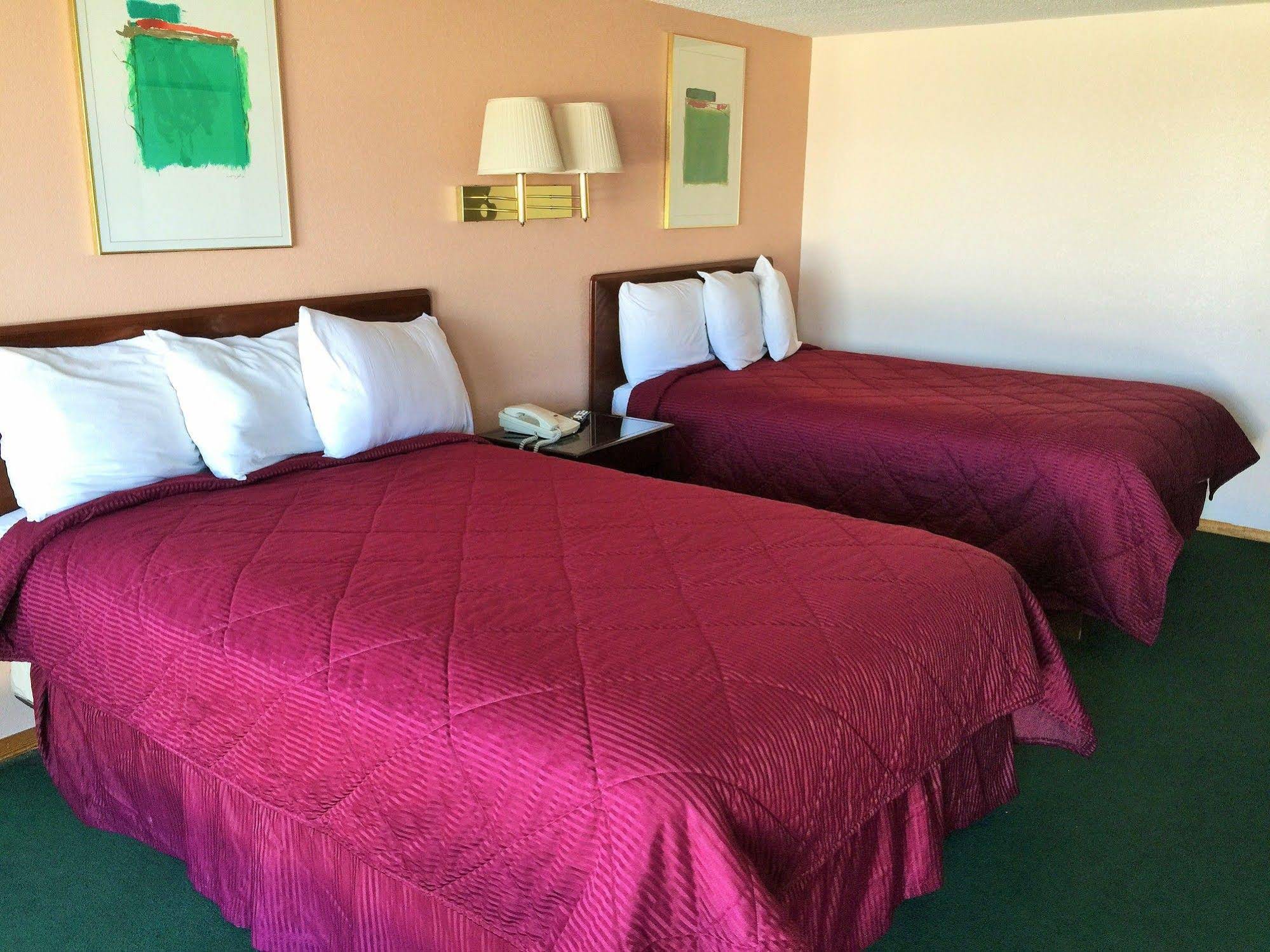 Tollway Inn Beloit