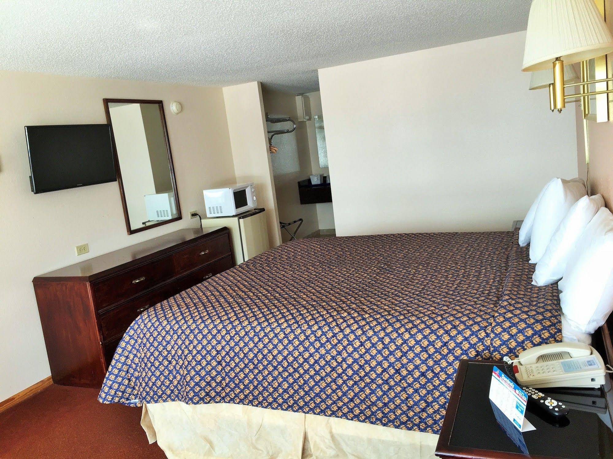 Tollway Inn Beloit