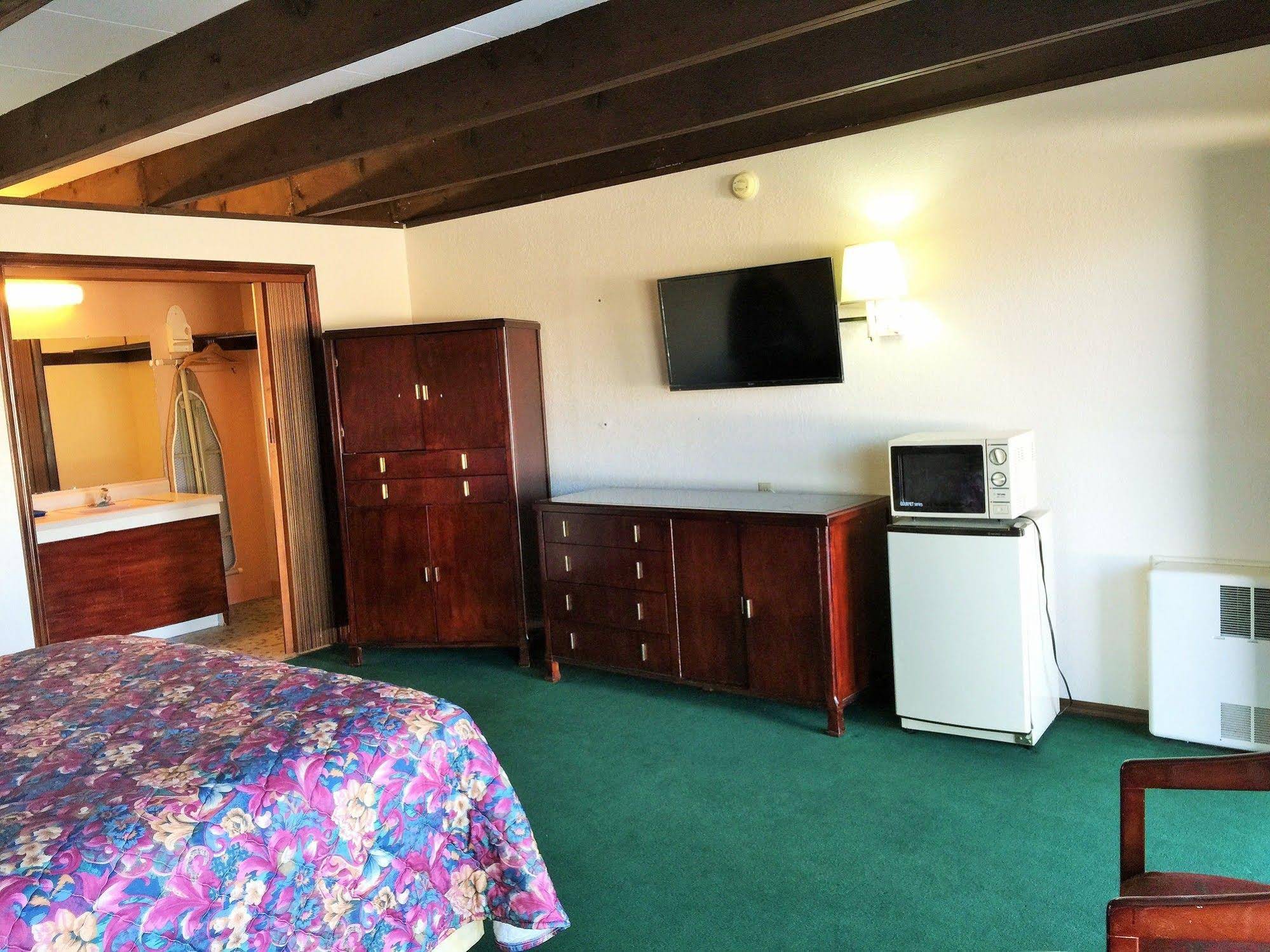Tollway Inn Beloit