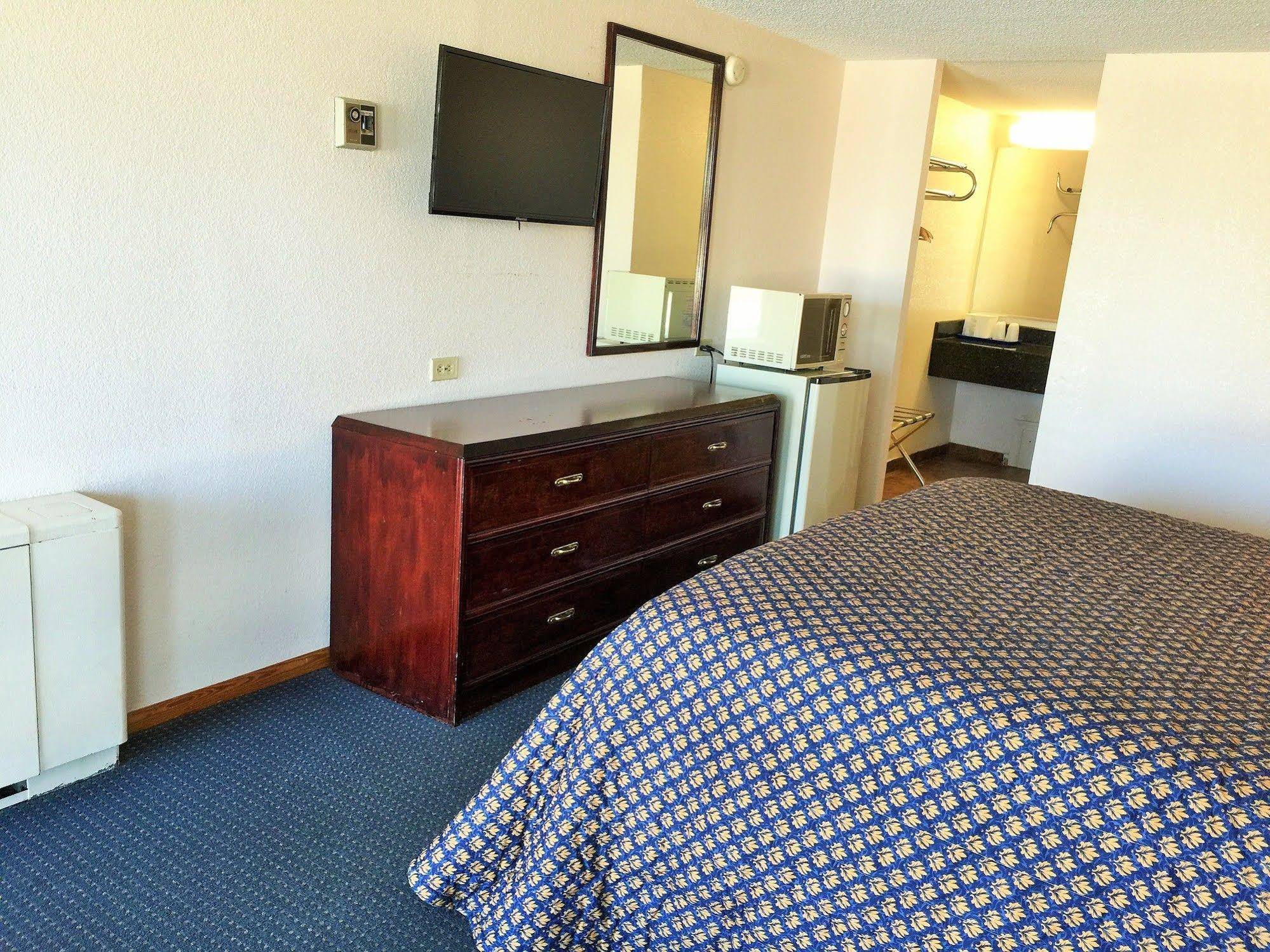 Tollway Inn Beloit
