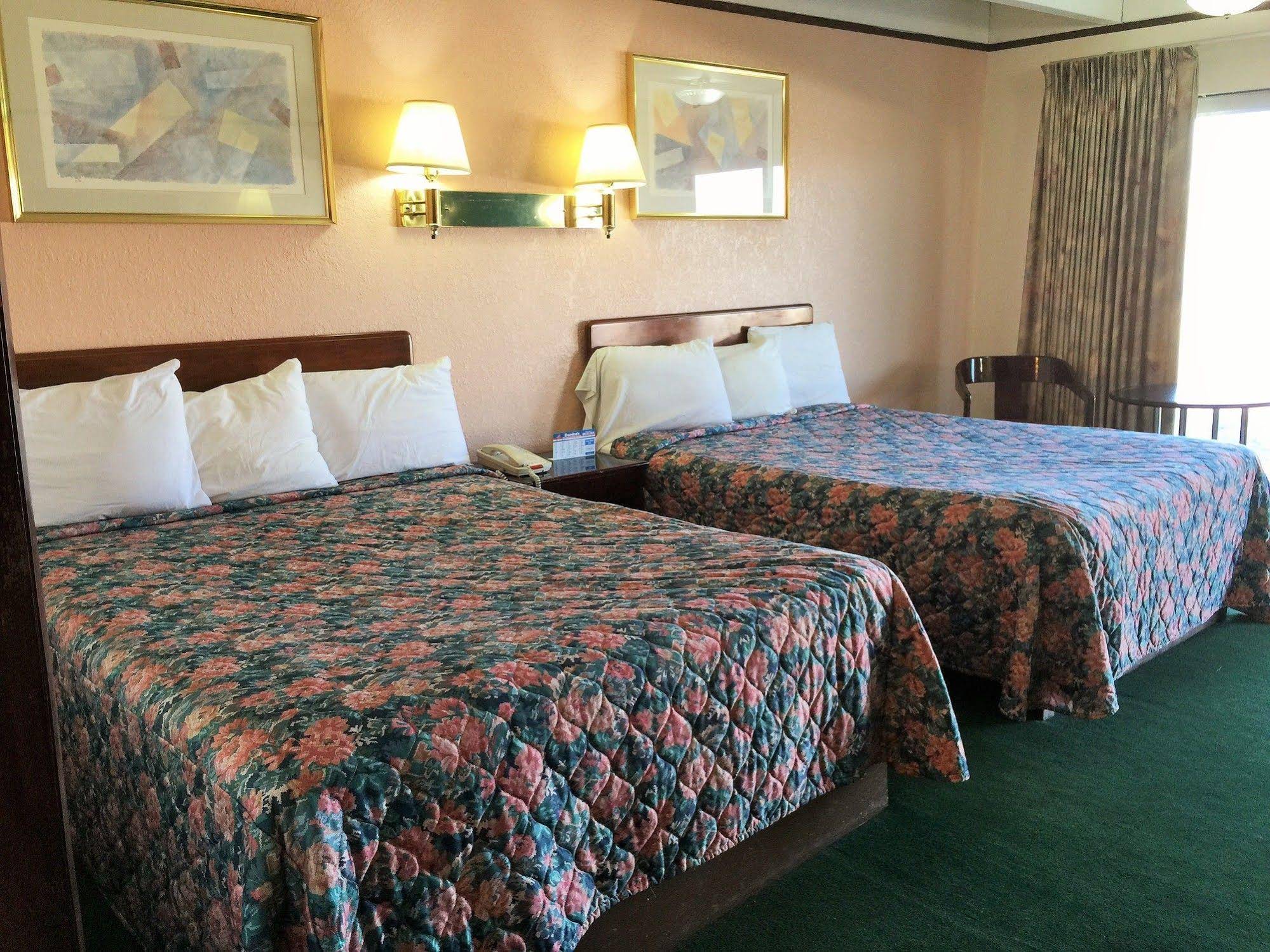 Tollway Inn Beloit