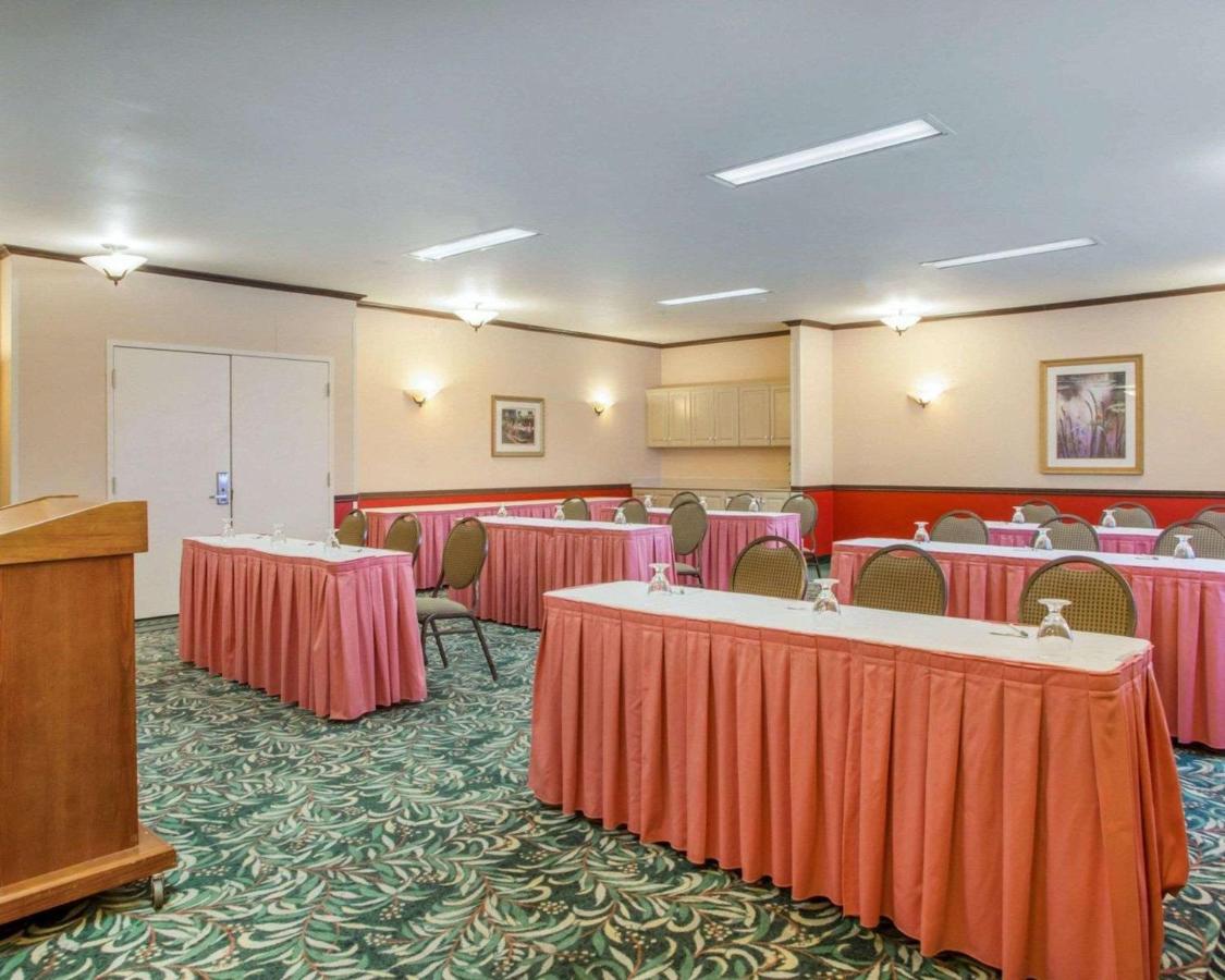 La Quinta Inn & Suites By Wyndham South Holland