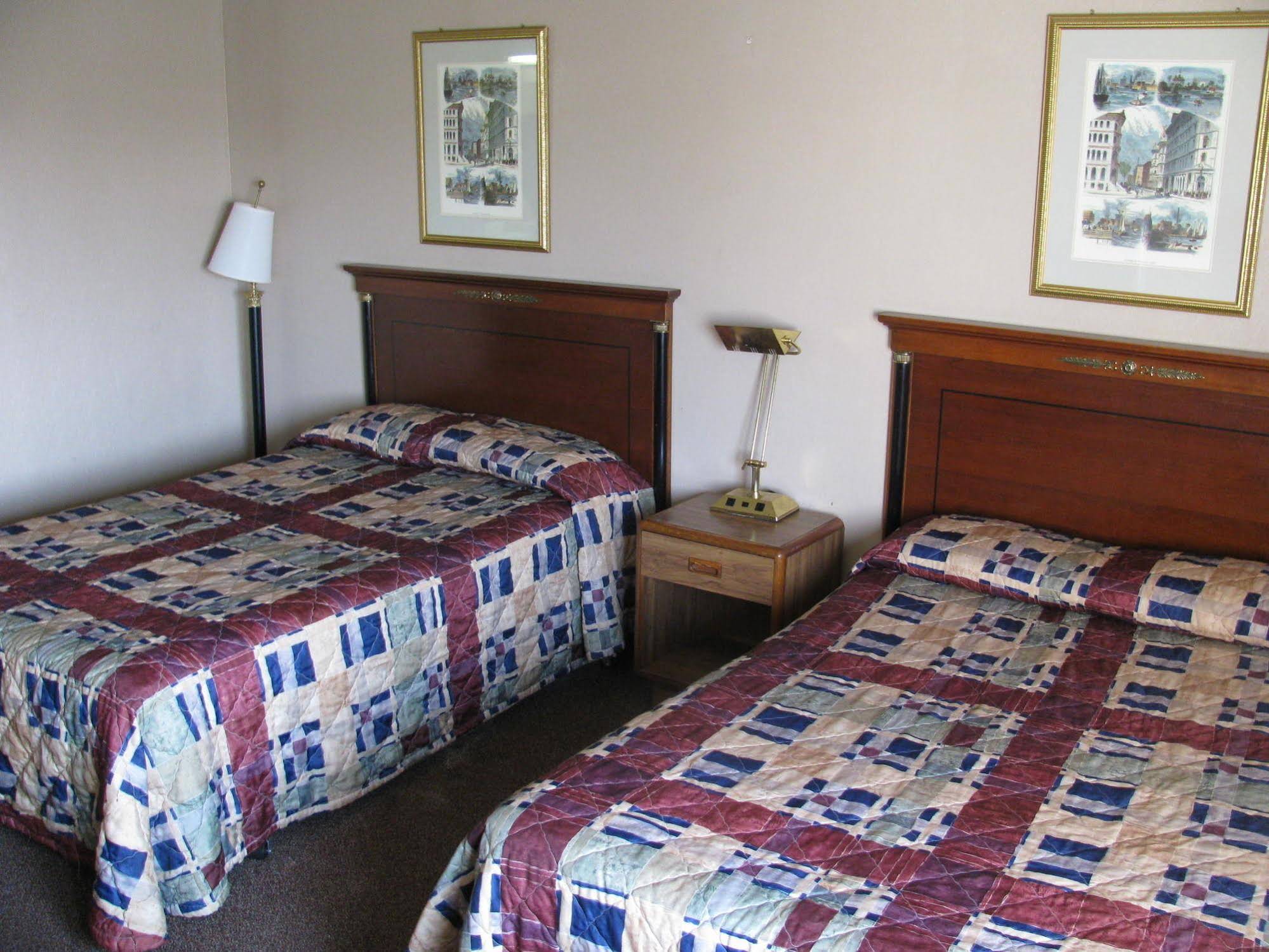 Super 8 by Wyndham South Holland