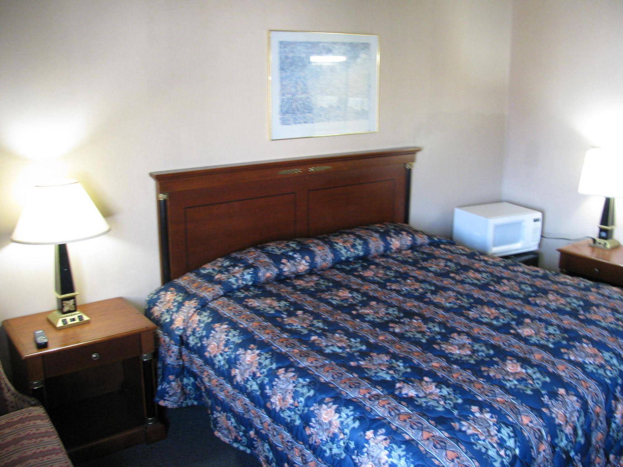 Super 8 by Wyndham South Holland