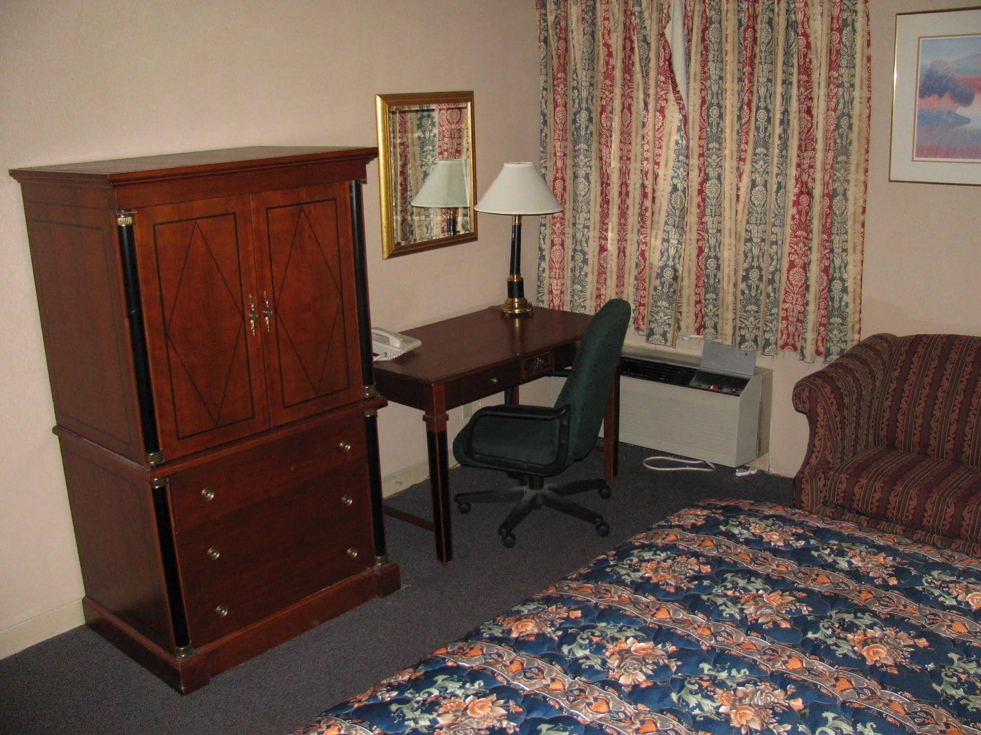 Super 8 by Wyndham South Holland