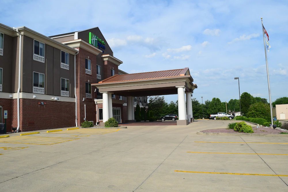 Holiday Inn Express & Suites Sparta