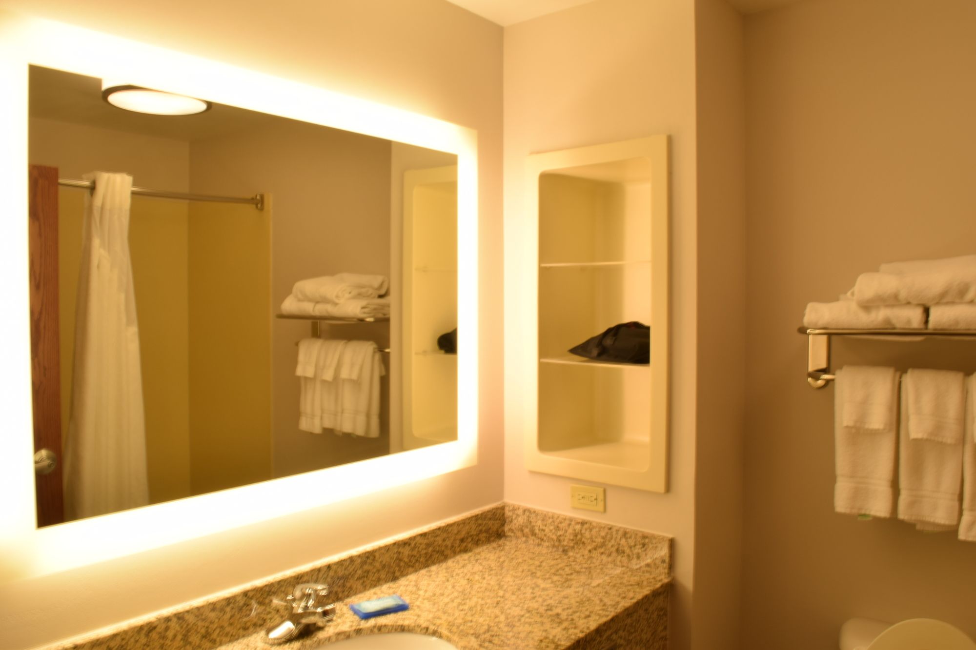 Holiday Inn Express & Suites Sparta