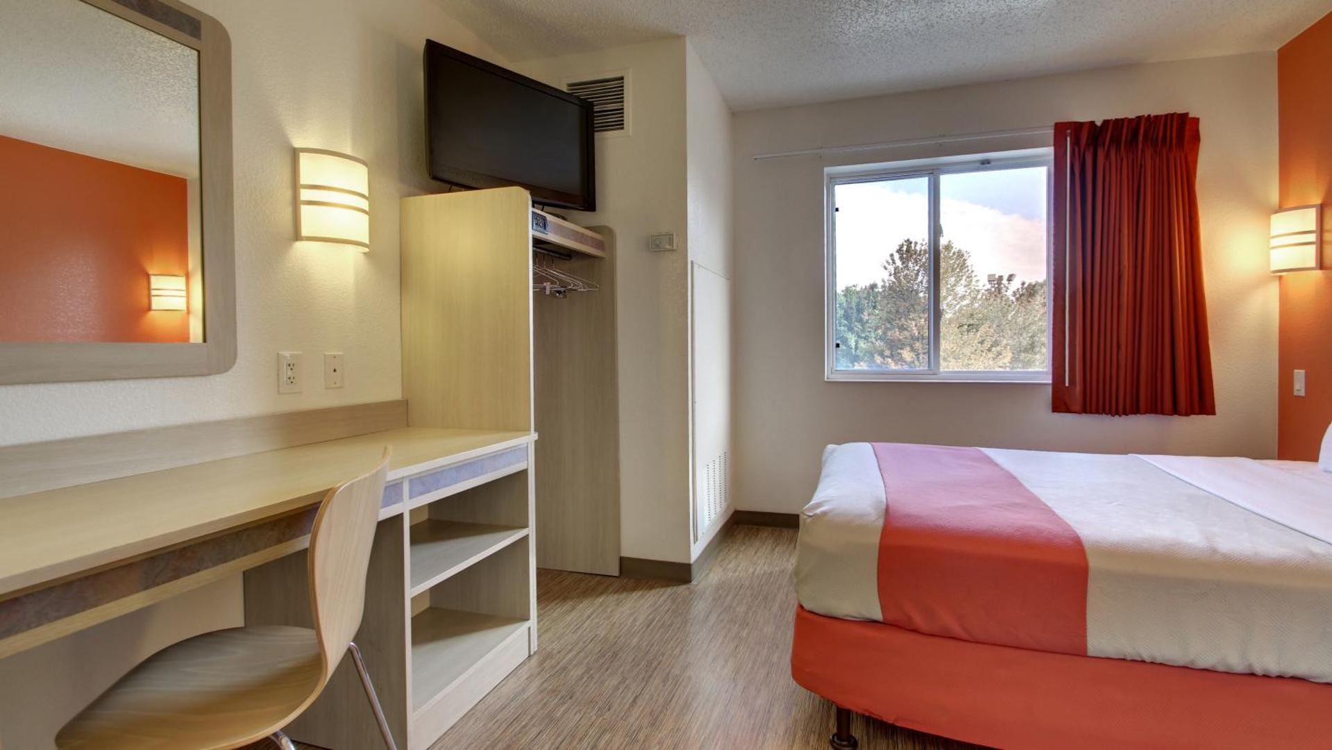 Motel 6 Springfield