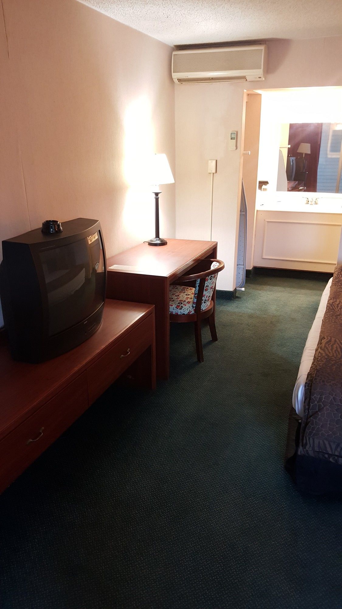 Route 66 Hotel And Conference Center