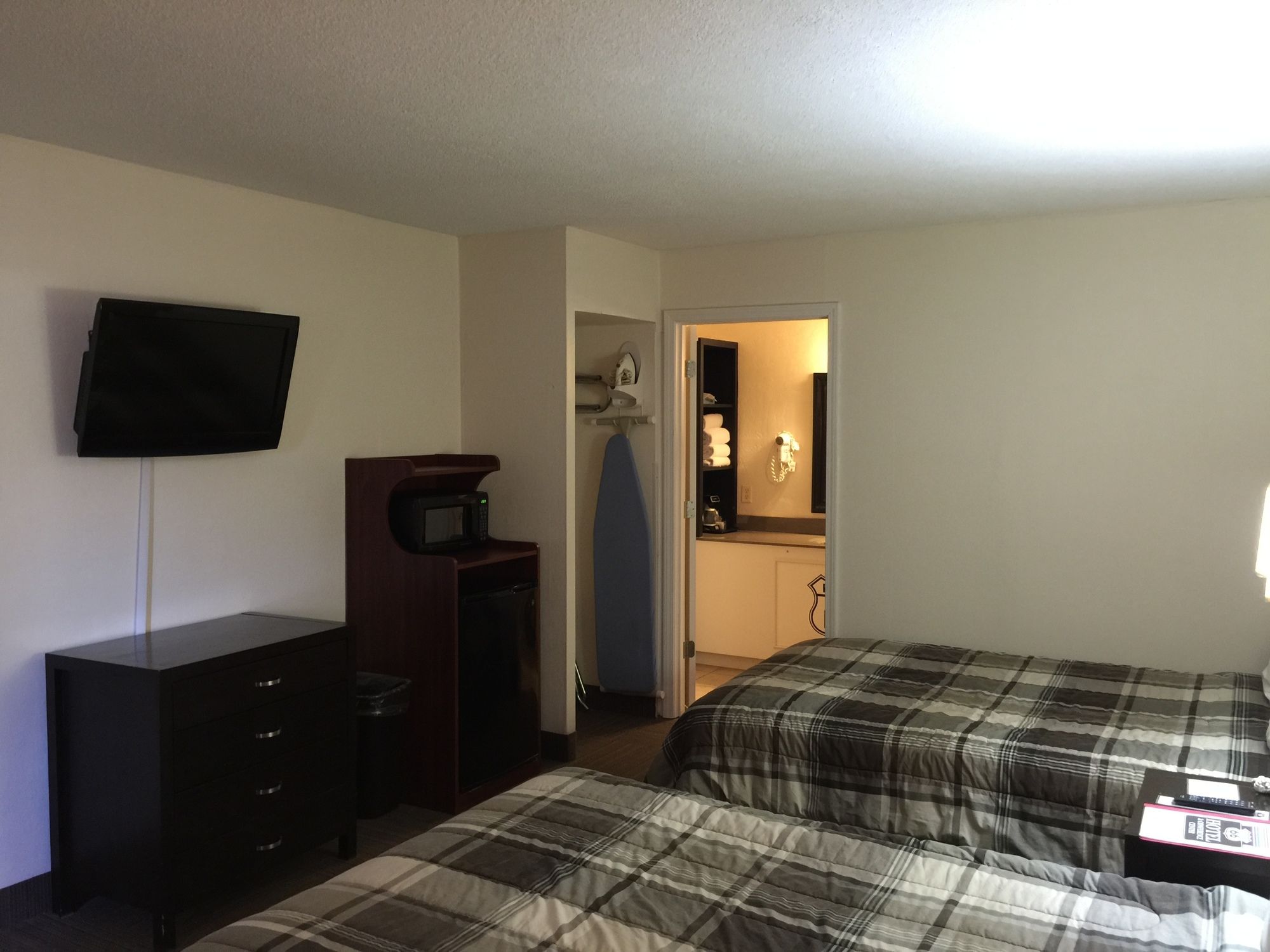 Route 66 Hotel And Conference Center