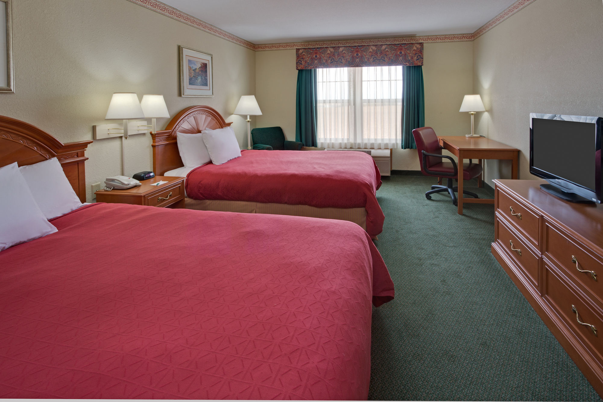 Country Inn & Suites by Radisson, Stockton, IL
