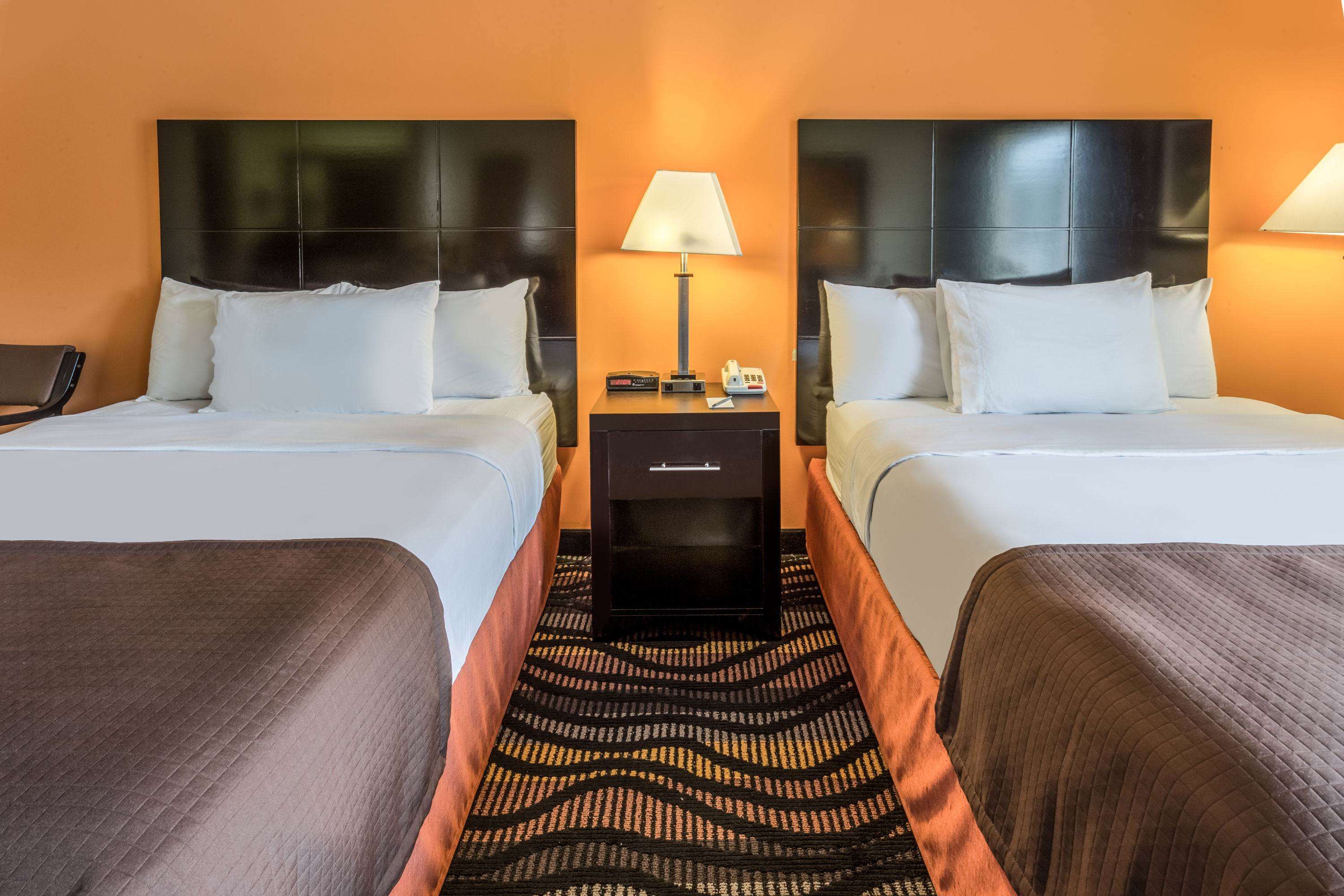 Rock Island Inn & Suites