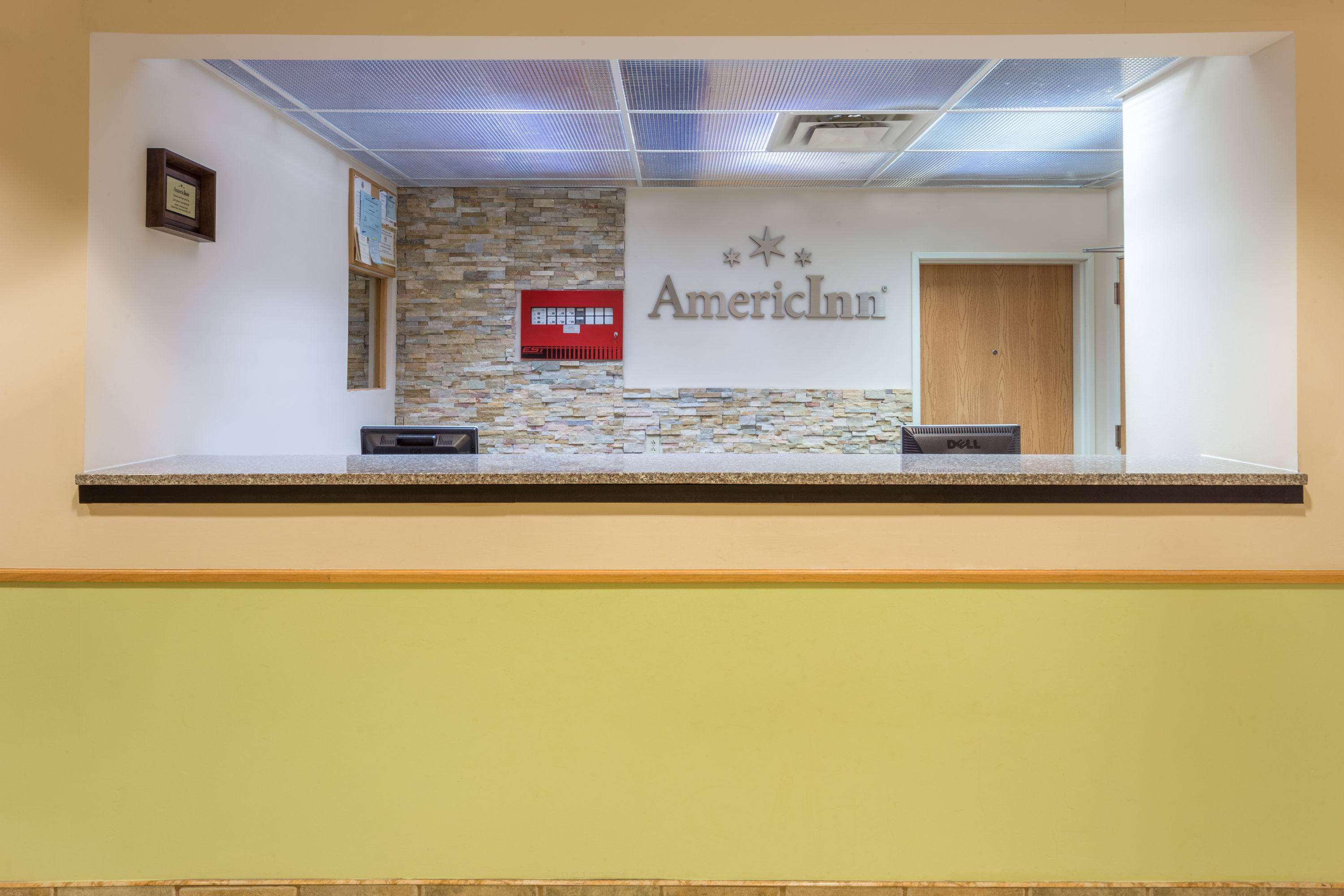 Rock Island Inn & Suites