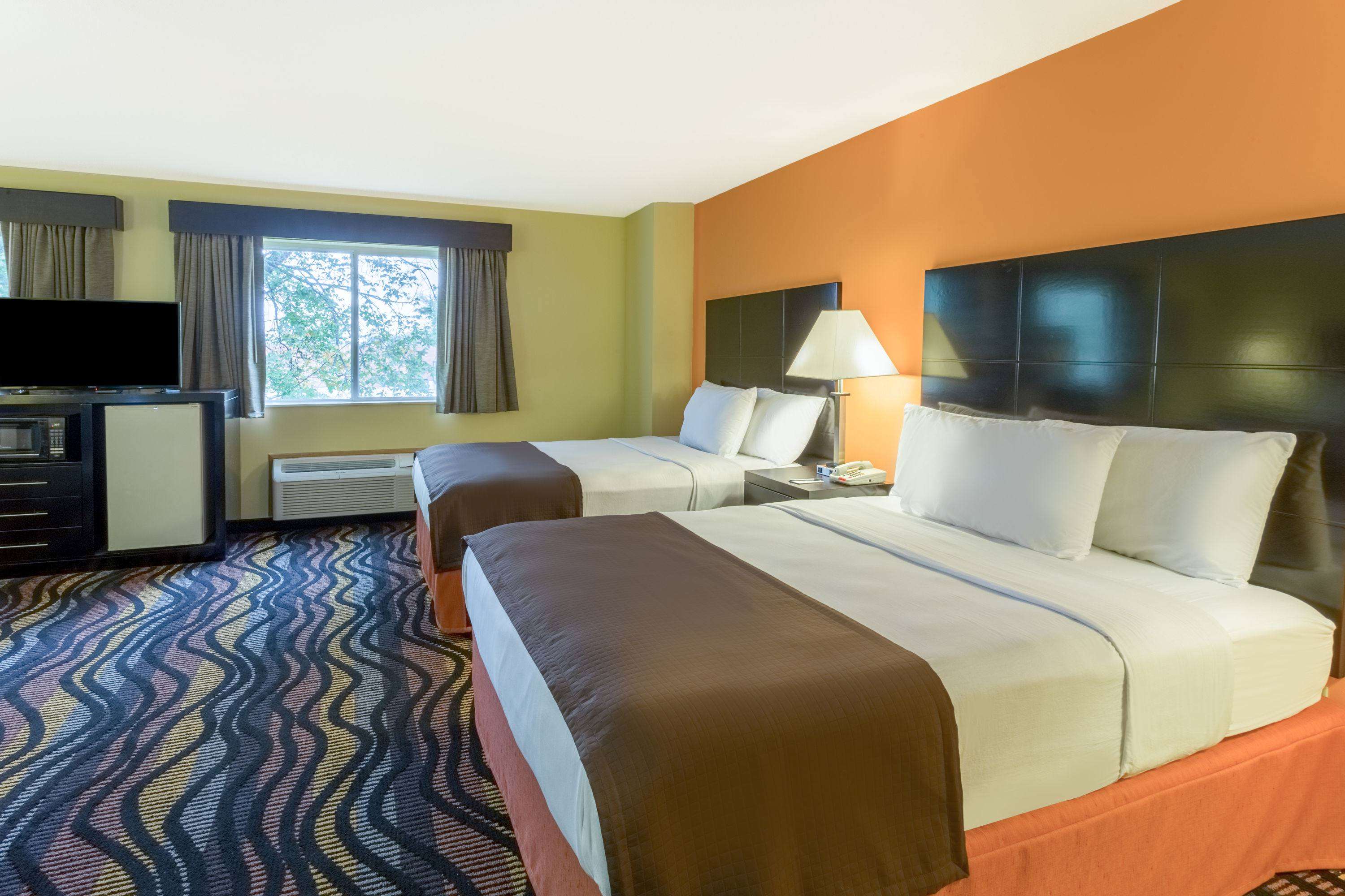 Rock Island Inn & Suites