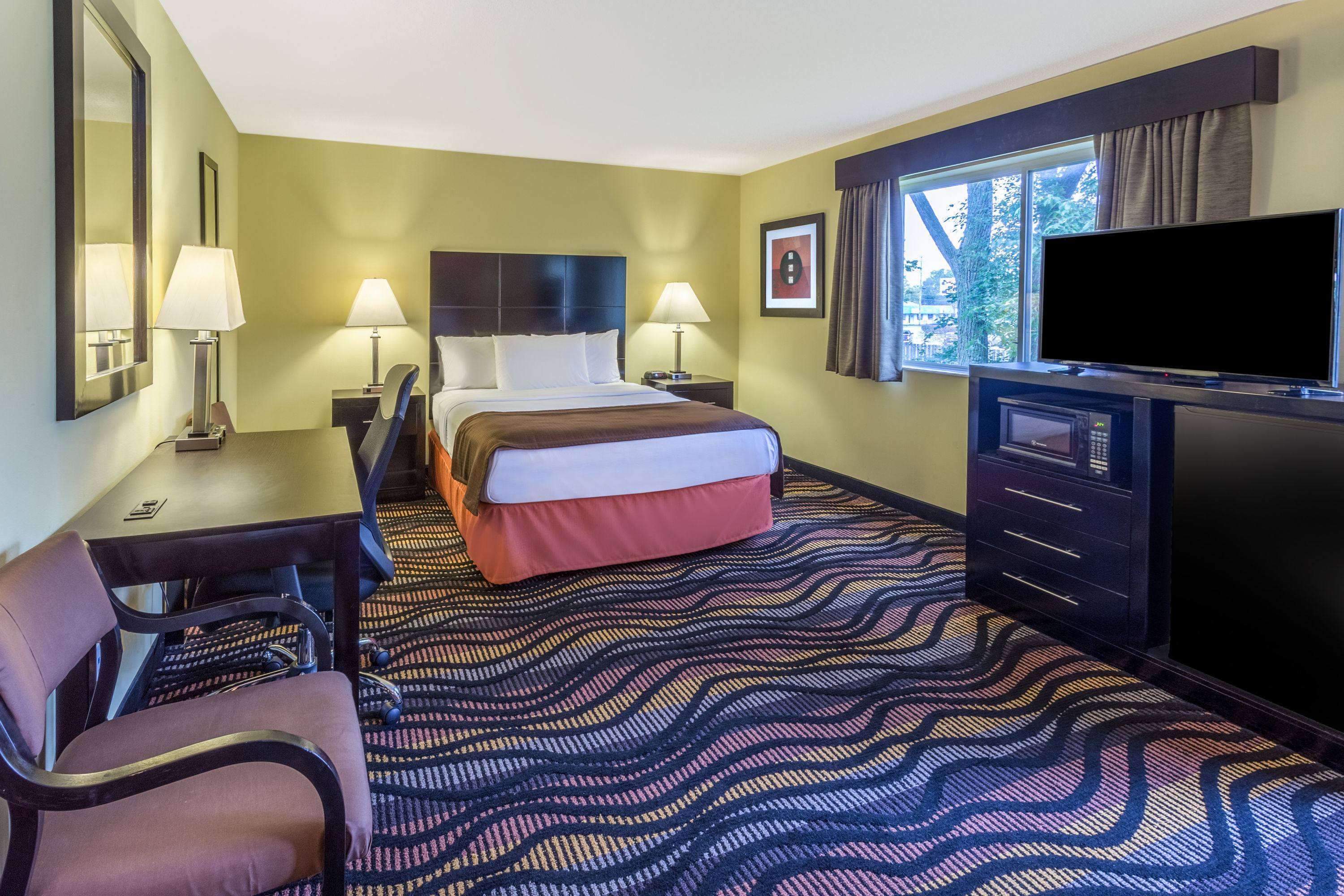 Rock Island Inn & Suites