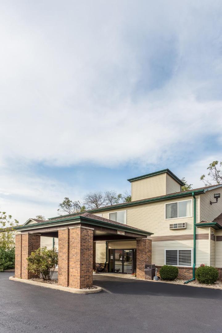 Rock Island Inn & Suites
