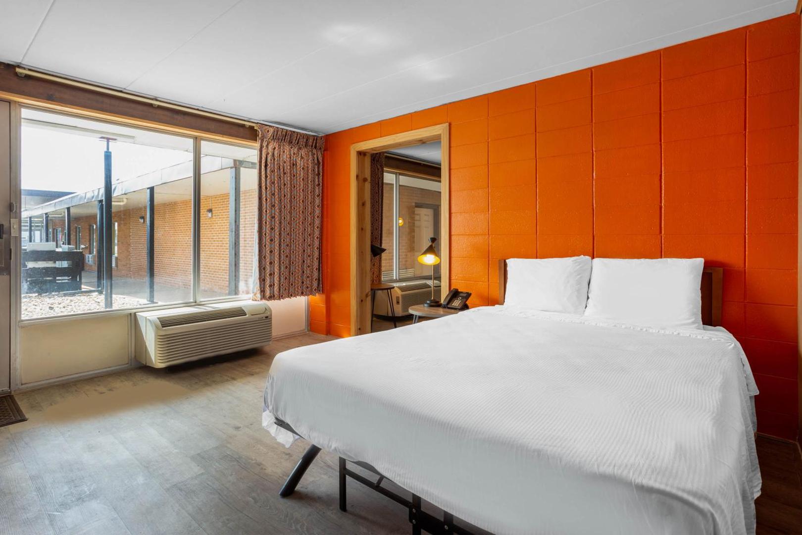 Starved Rock Motor Inn