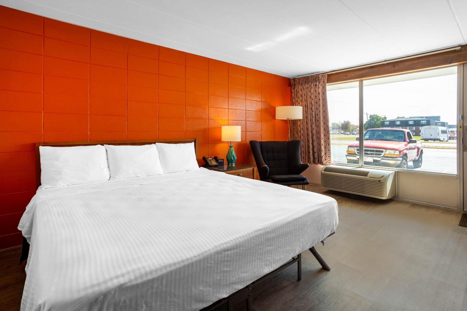 Starved Rock Motor Inn