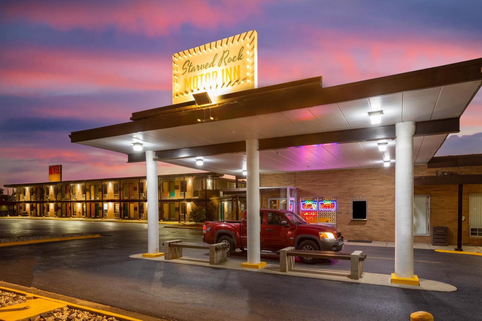 Starved Rock Motor Inn