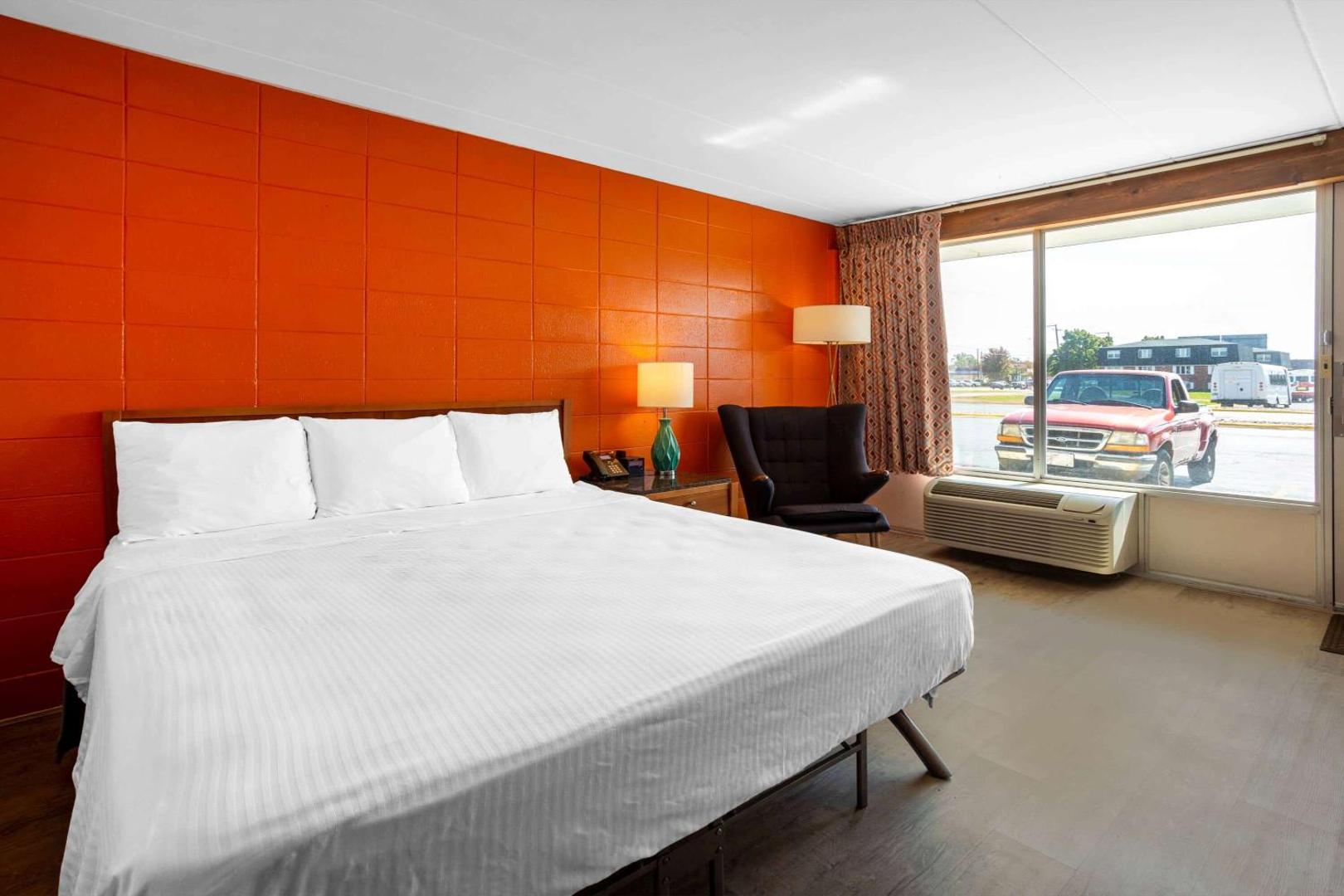 Starved Rock Motor Inn