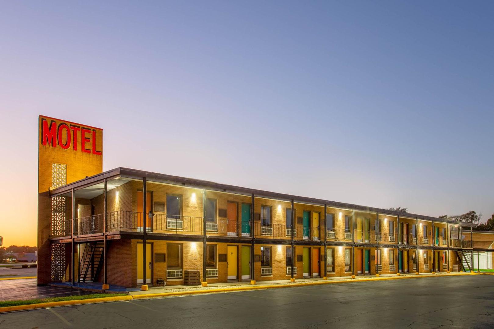 Starved Rock Motor Inn