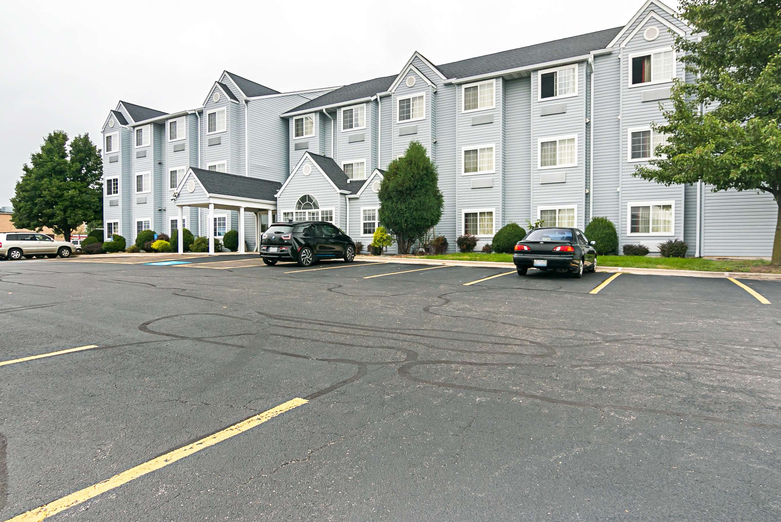 Motel 6 Sycamore