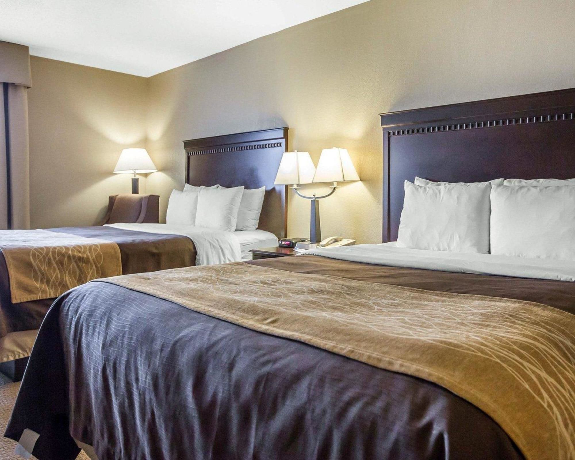 Comfort Inn & Suites Near Tinley Park Amphitheater