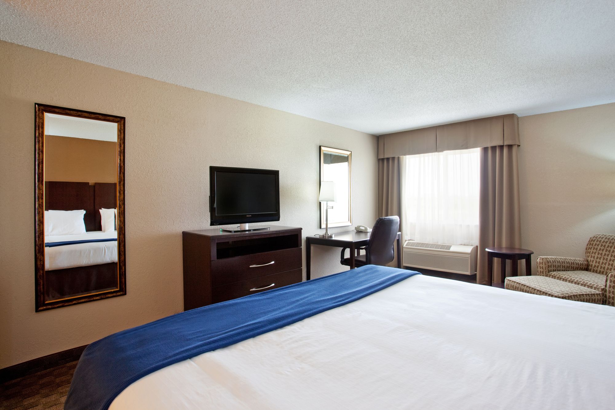 Holiday Inn Express Tuscola