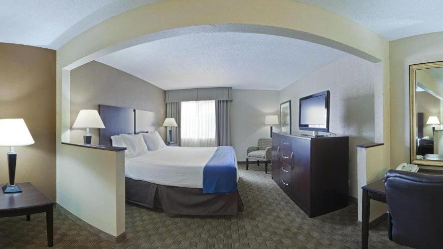 Holiday Inn Express Tuscola
