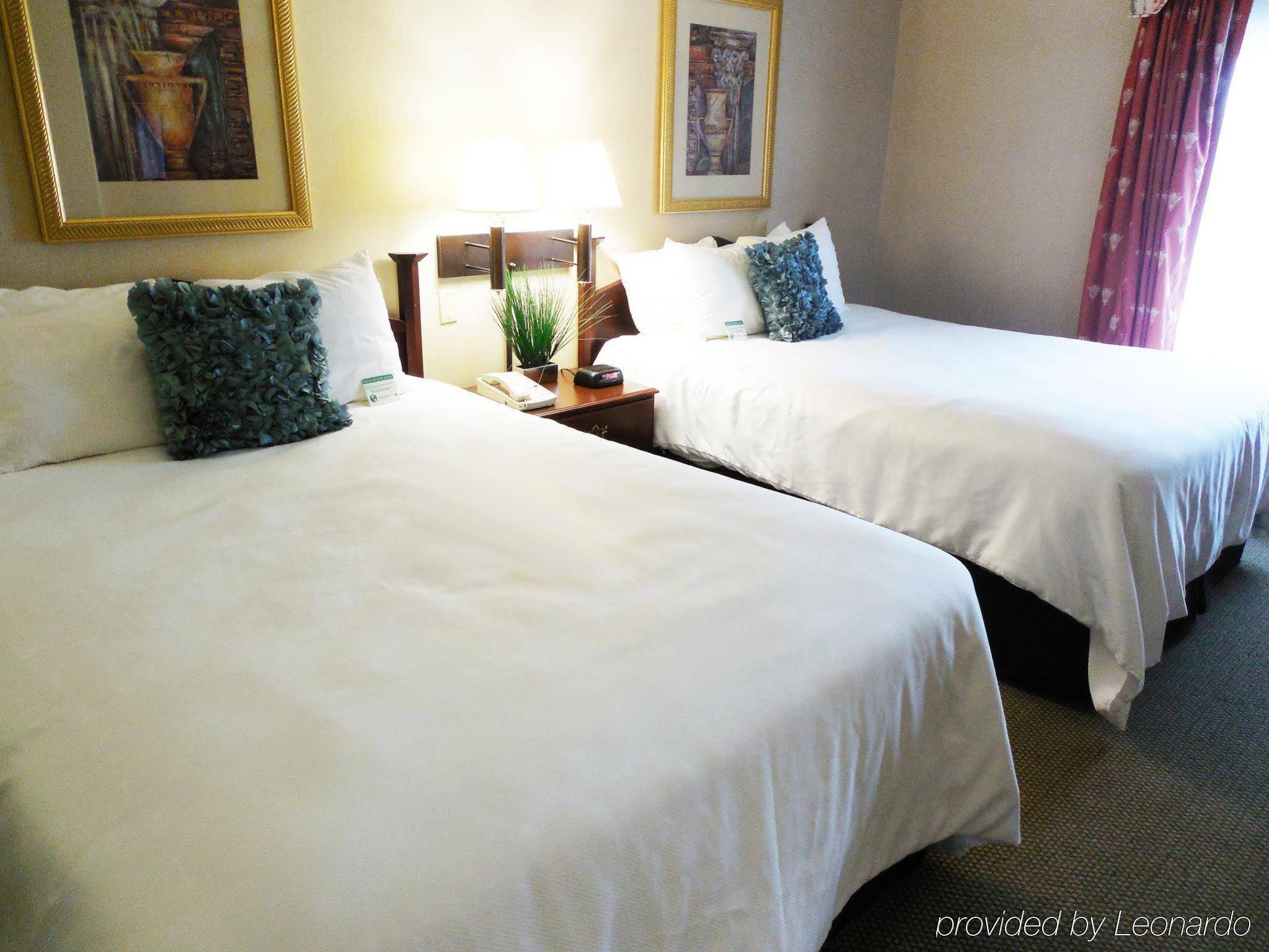 Eastlake Suites Hotel & Conference Center By OYO Urbana