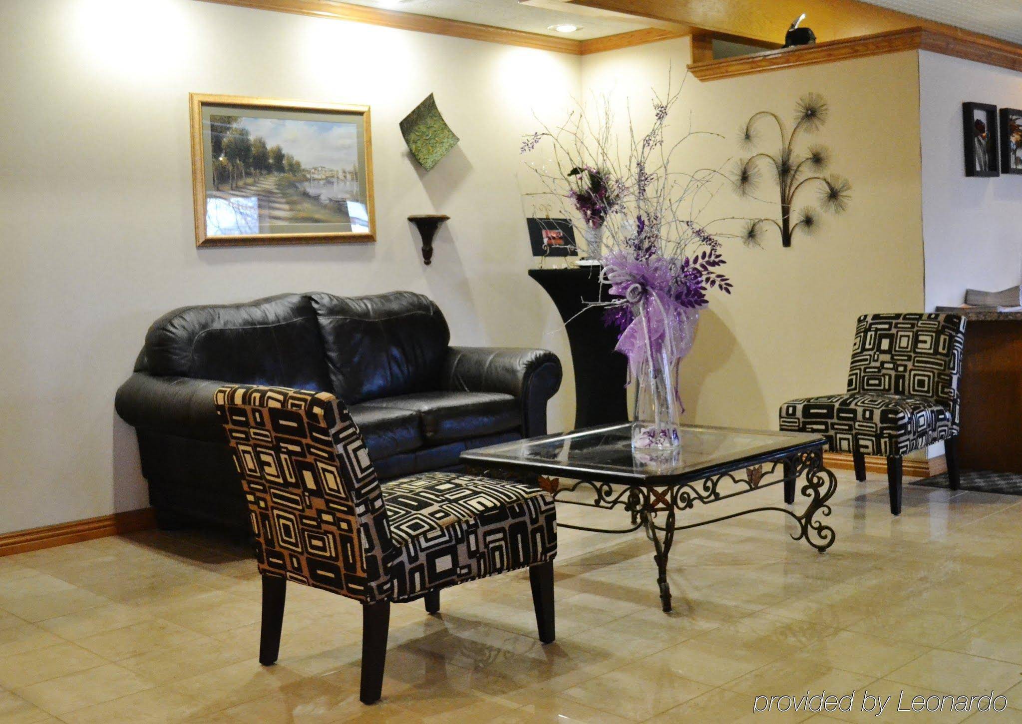 Eastlake Suites Hotel & Conference Center By OYO Urbana