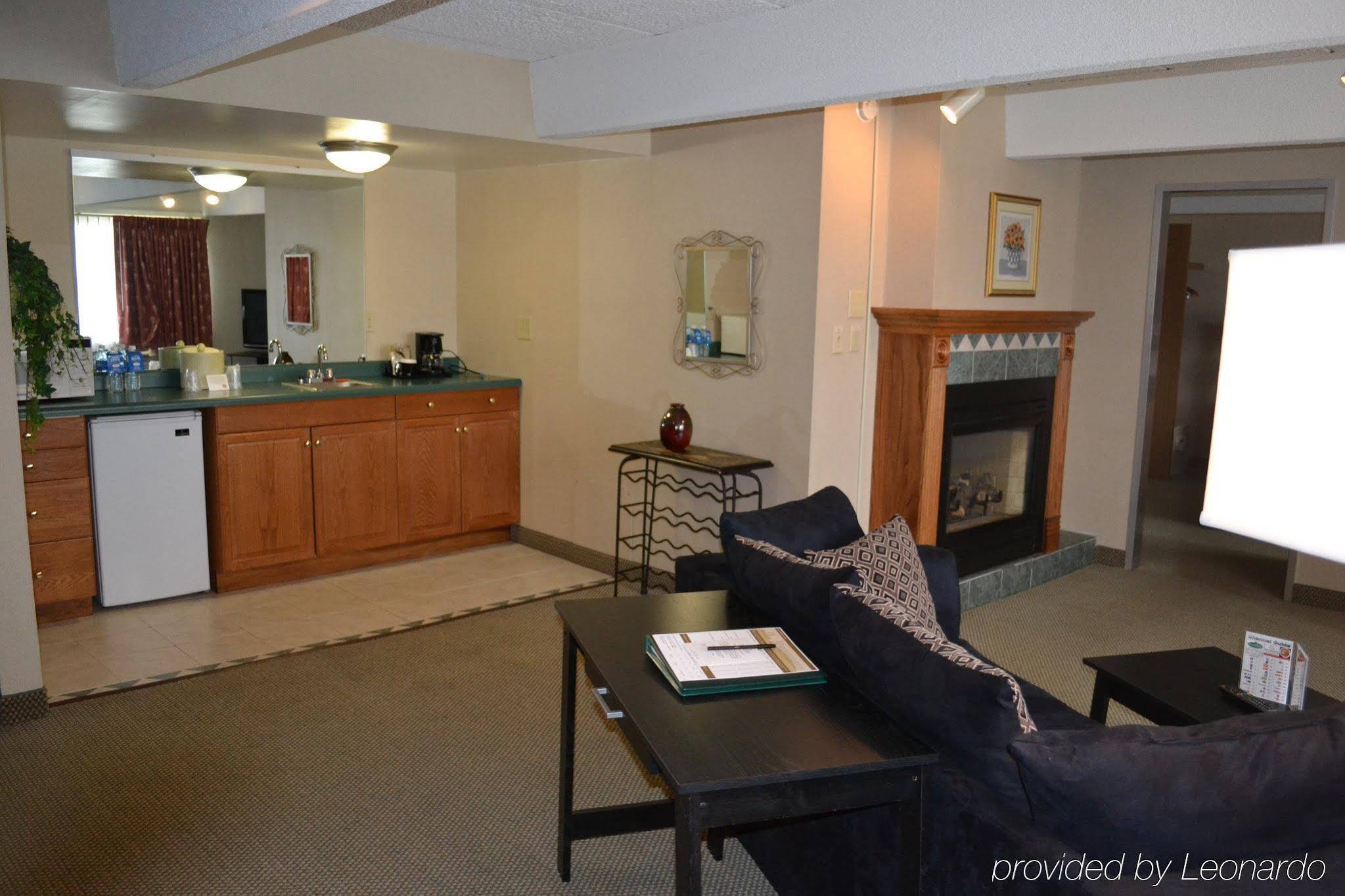 Eastlake Suites Hotel & Conference Center By OYO Urbana