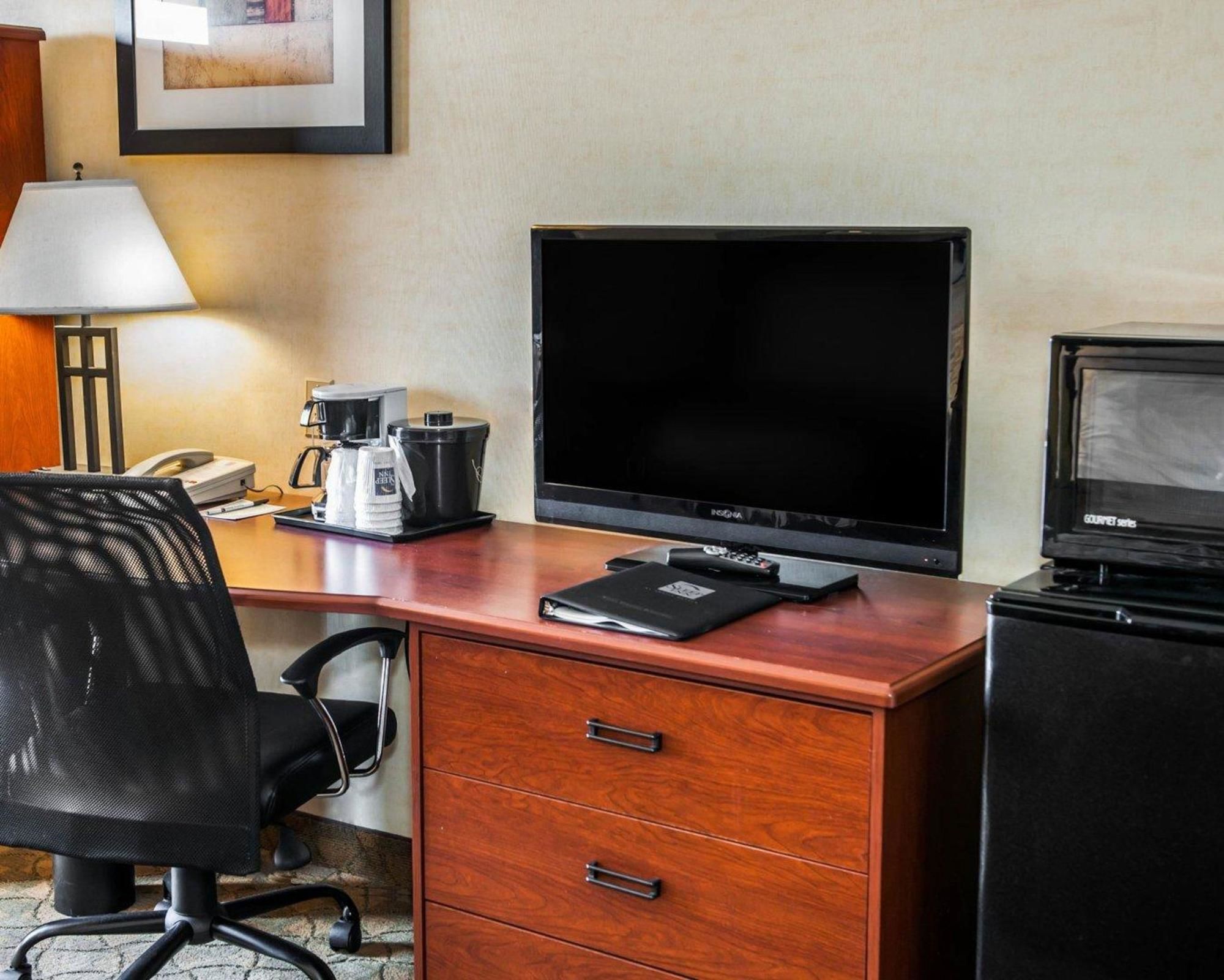 Howard Johnson by Wyndham Urbana