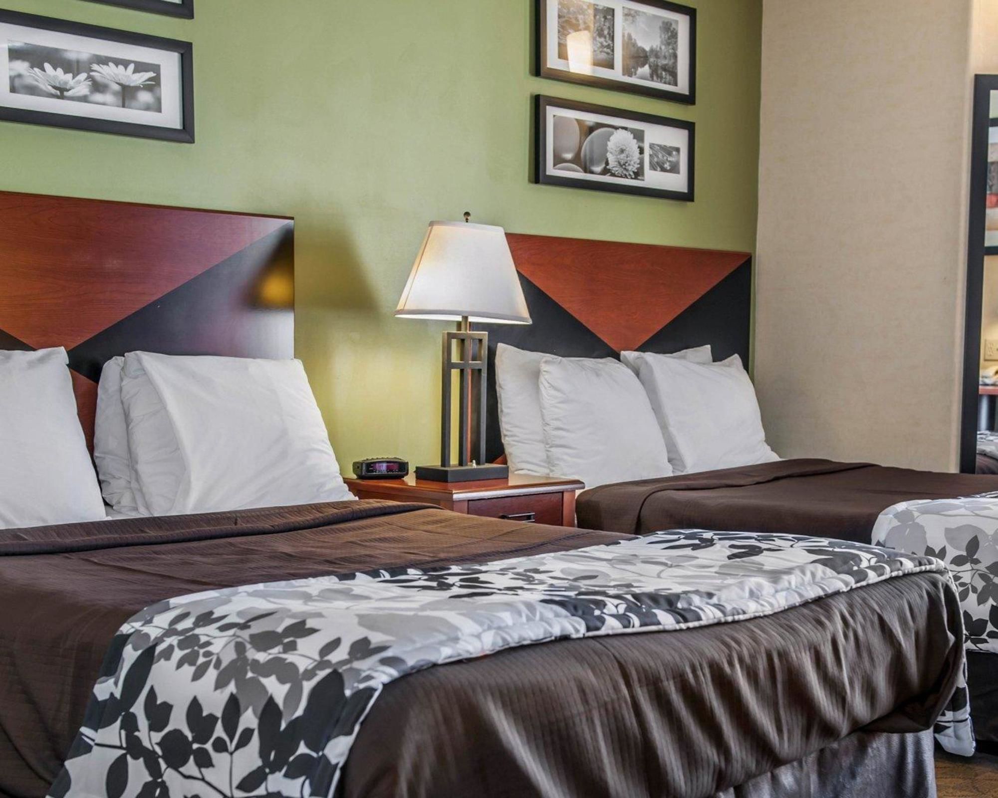 Howard Johnson by Wyndham Urbana