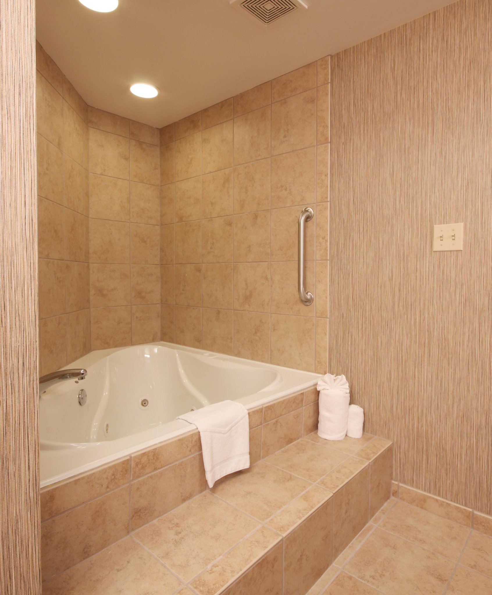 Holiday Inn Express Hotel & Suites Urbana - Champaign (U of I Area)