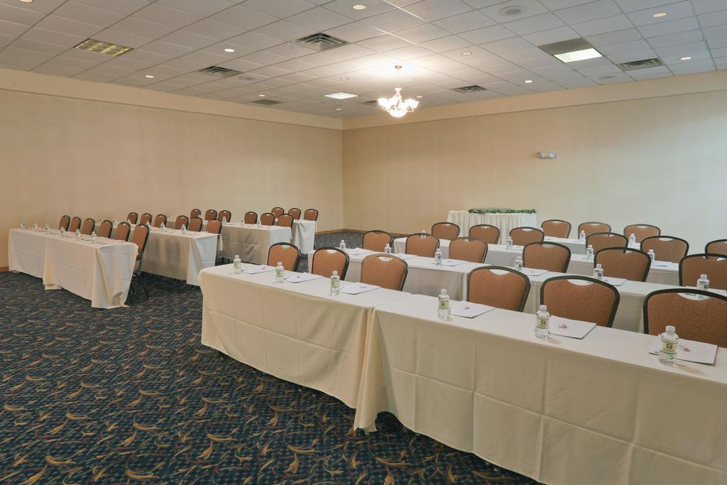 Wyndham Garden Conference Center Champaign - Urbana