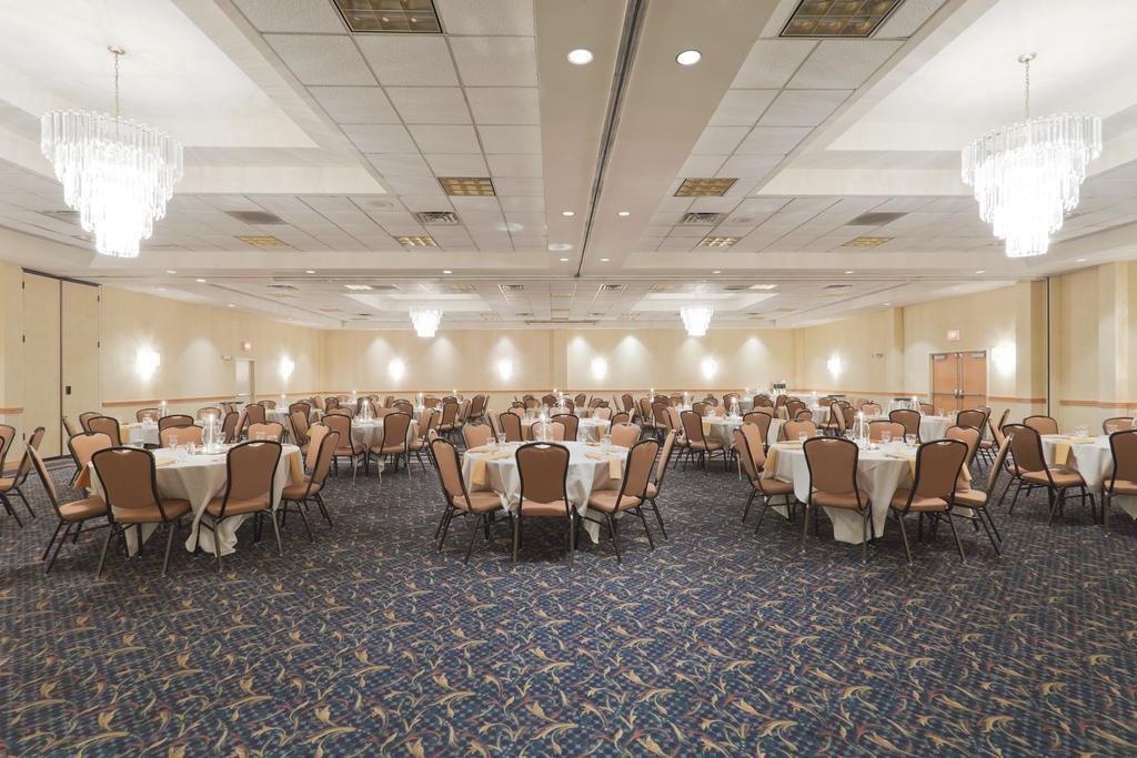 Wyndham Garden Conference Center Champaign - Urbana