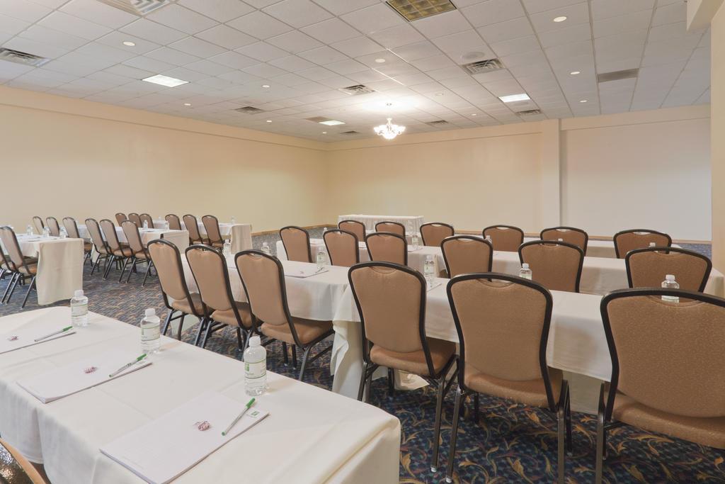 Wyndham Garden Conference Center Champaign - Urbana