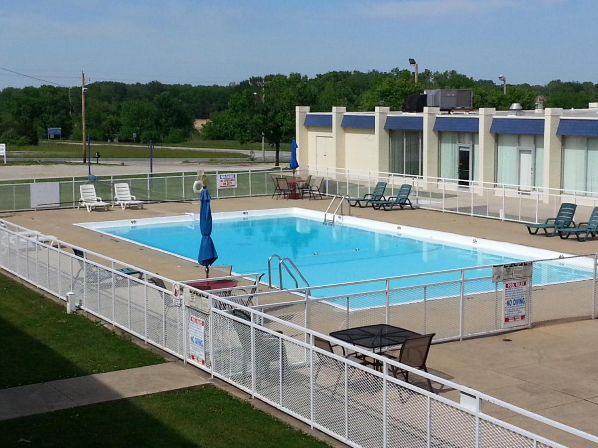 Quality Inn & Suites Vandalia Near I-70 And Hwy 51